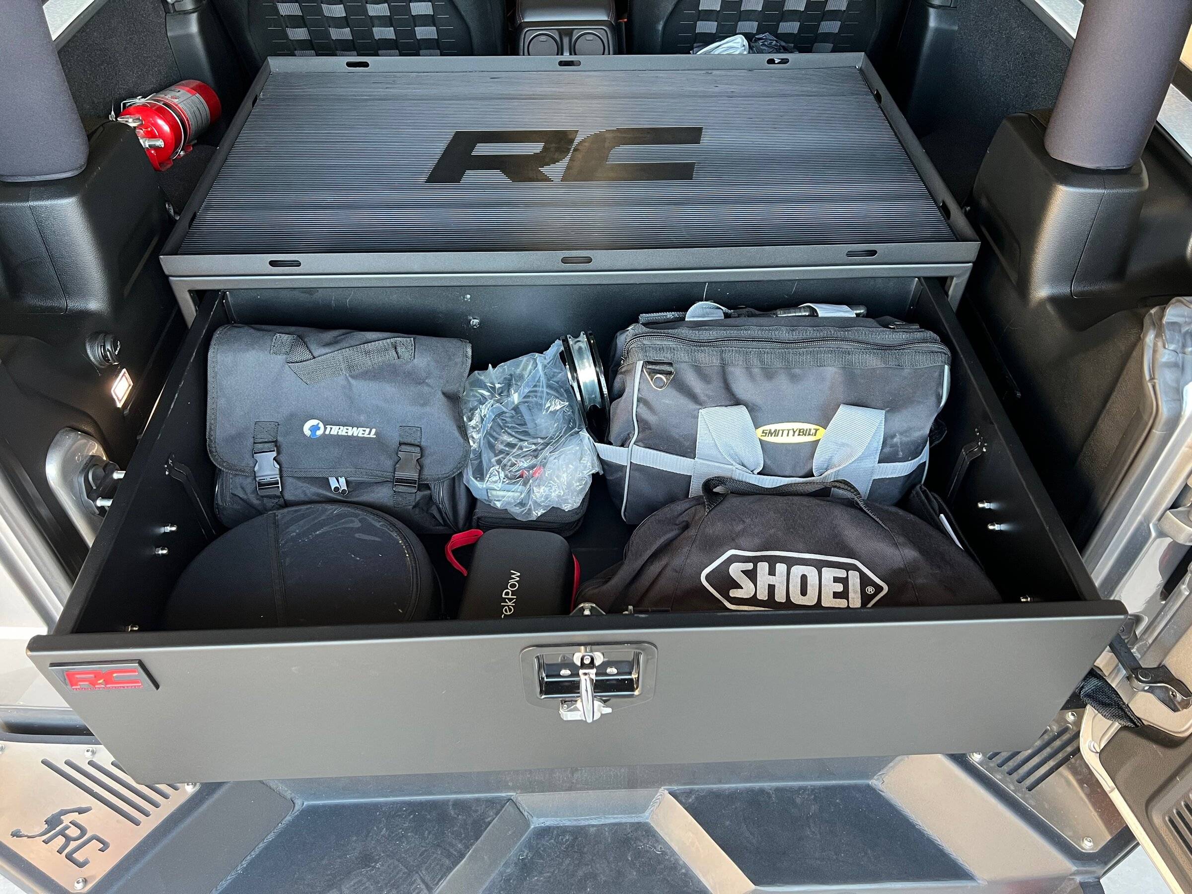 Jeep Wrangler JL Interior/Exterior Storage Ideas Area IMG_0695