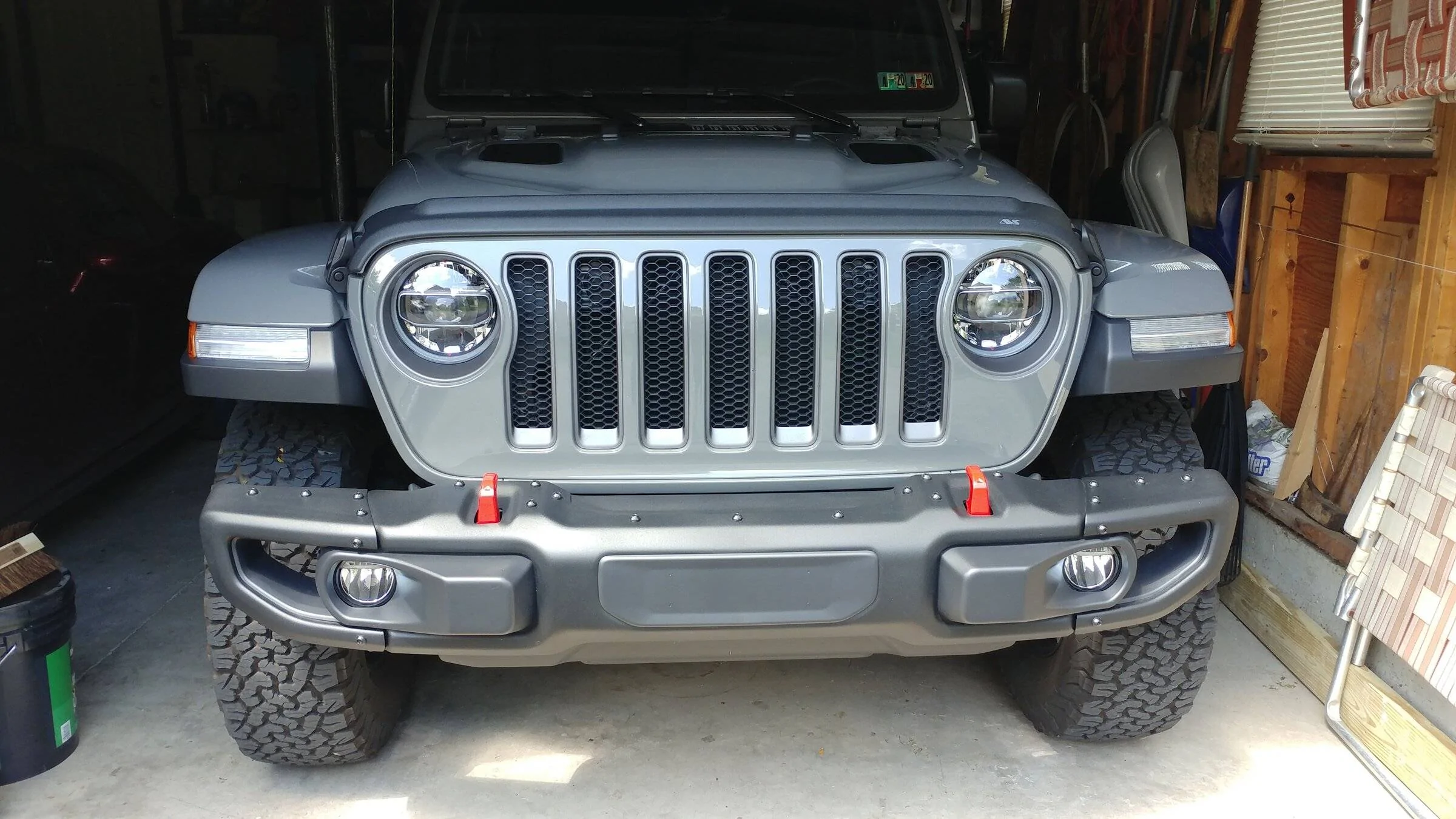 Jeep Wrangler JL Rubicon hood alignment 20190713_111506