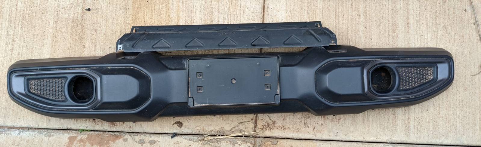 Jeep Wrangler JL Front Rubi plastic Bumper - $50 PXL_20211223_204619366
