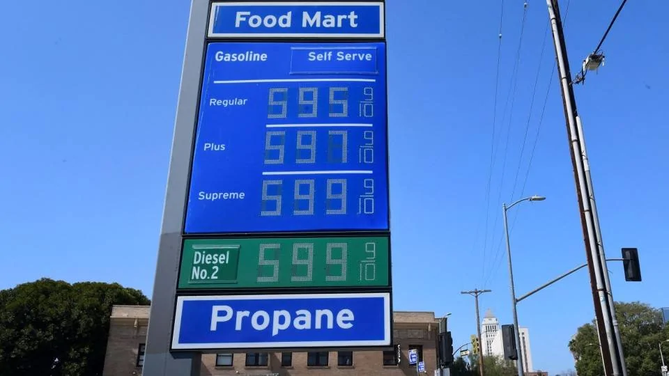 Jeep Wrangler JL Gas is cheaper than beer! gas