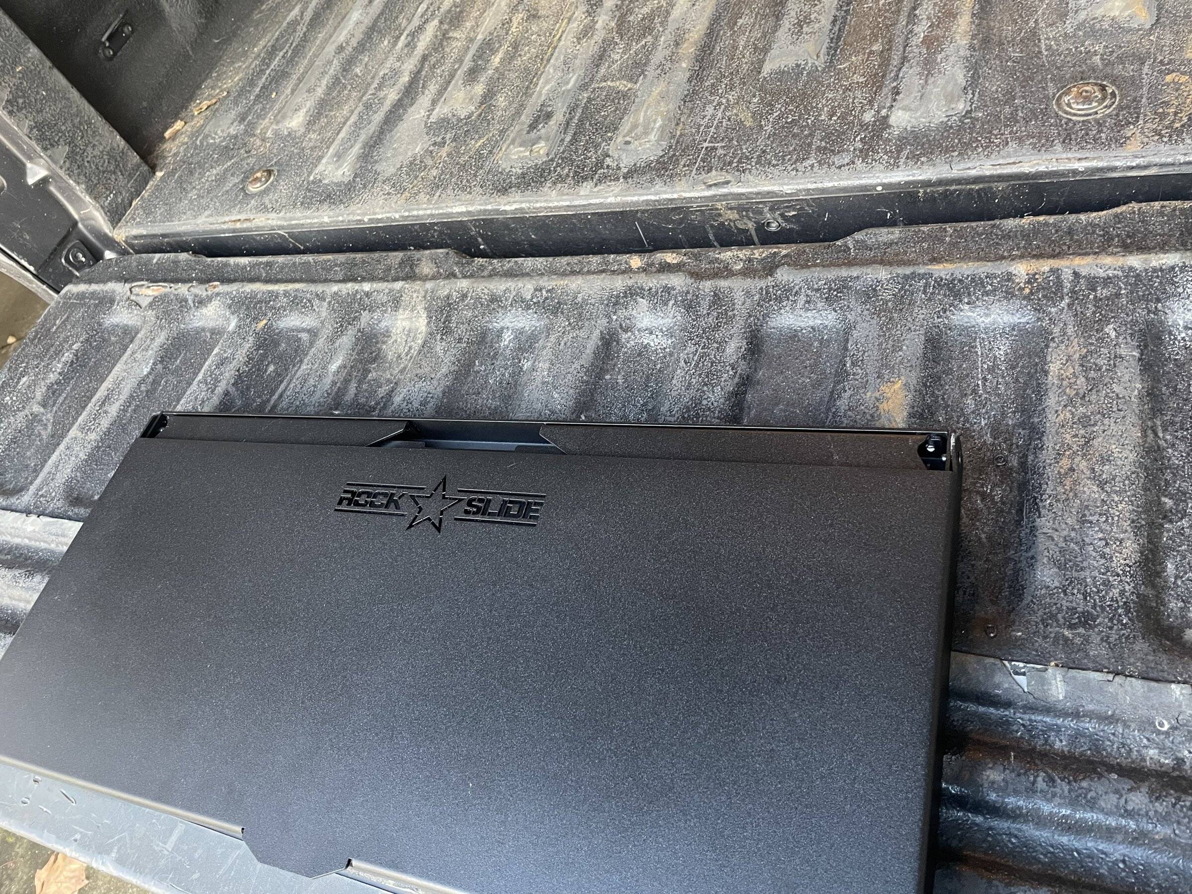 Jeep Wrangler JL Rock Slide Engineering tailgate table D0B2C87E-7A88-40D6-8FD8-6A496DA06985