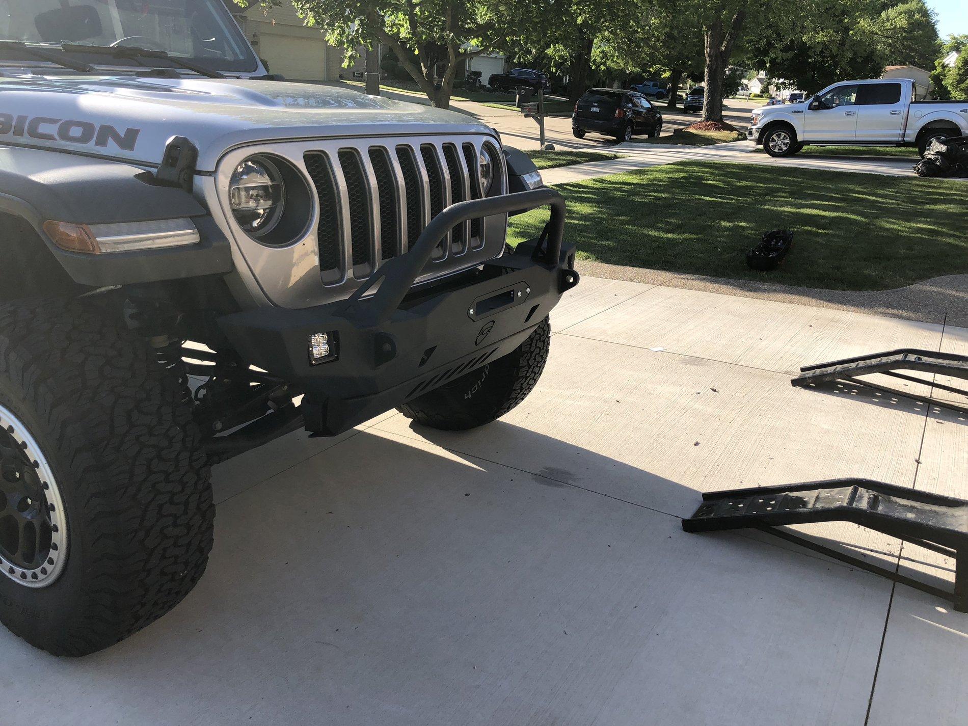 Jeep Wrangler JL New JCR Mid with Front bumper installed N8un3xsTSFGg8wrkjQPt1A
