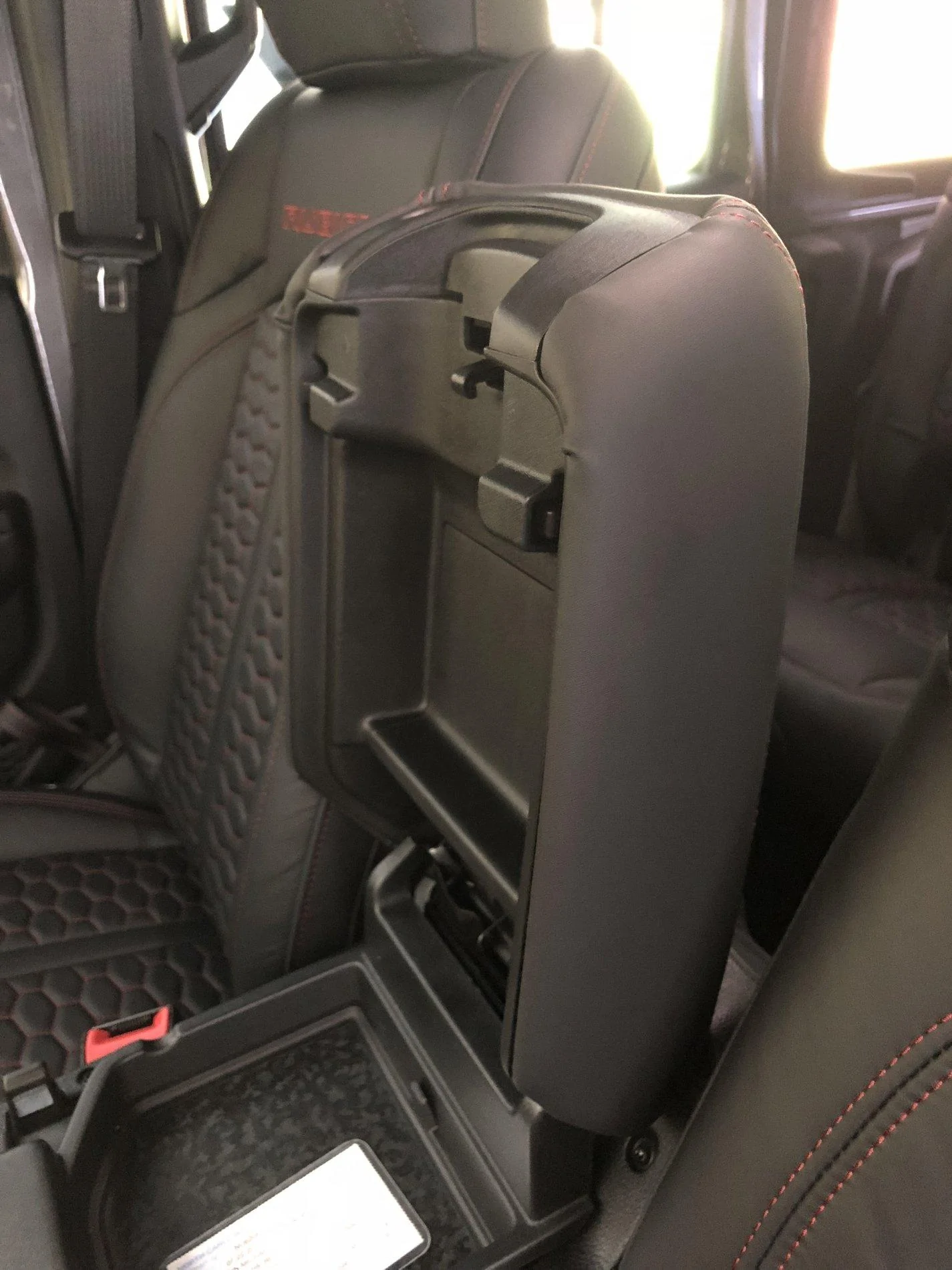 Jeep Wrangler JL Alea Leather 190CEC17-ED29-4689-944E-D1E7985F5387