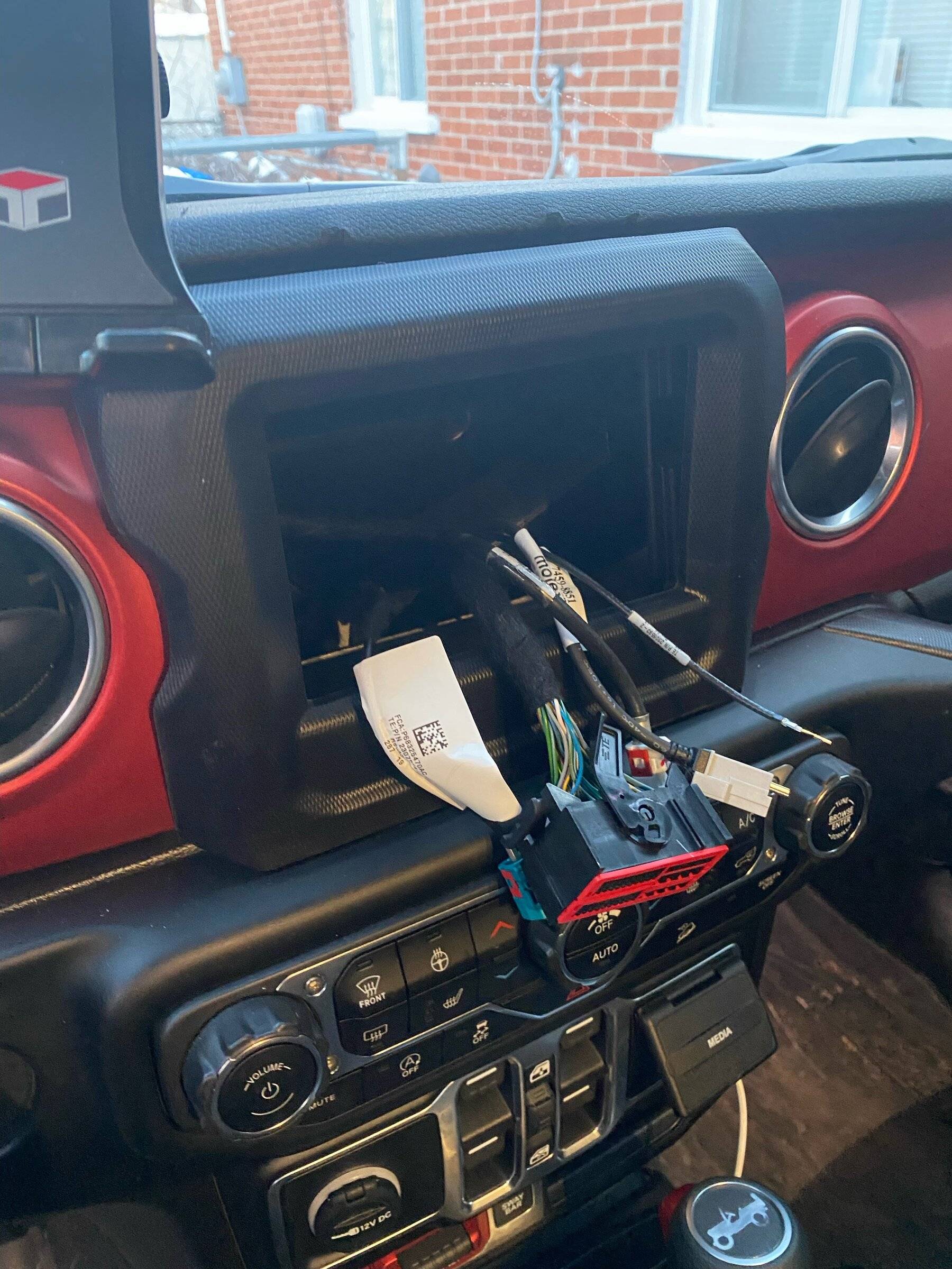 Jeep Wrangler JL Radio Unit Reverse Camera Coaxial Cable IMG_1664-1