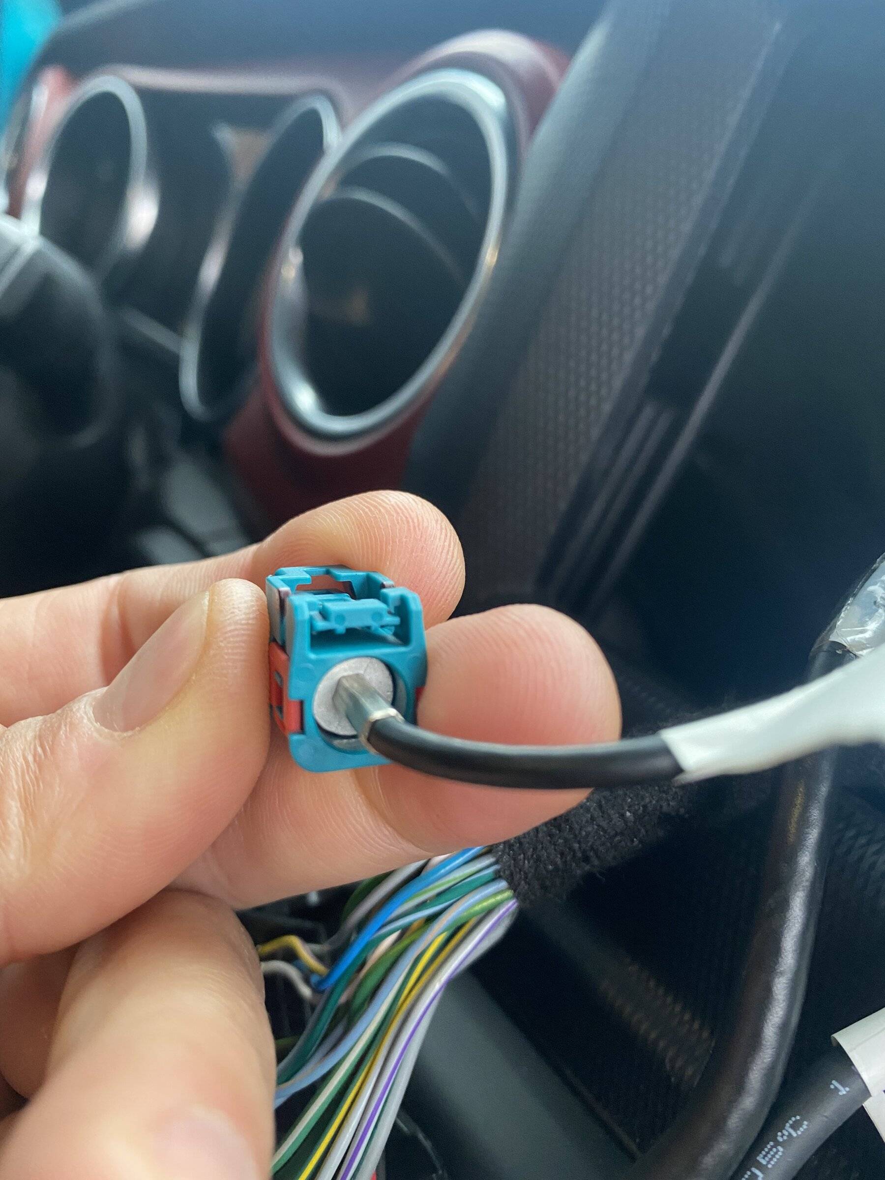 Jeep Wrangler JL Radio Unit Reverse Camera Coaxial Cable 200B8FF8-2CCA-449D-B500-2E9AA89BE8B2