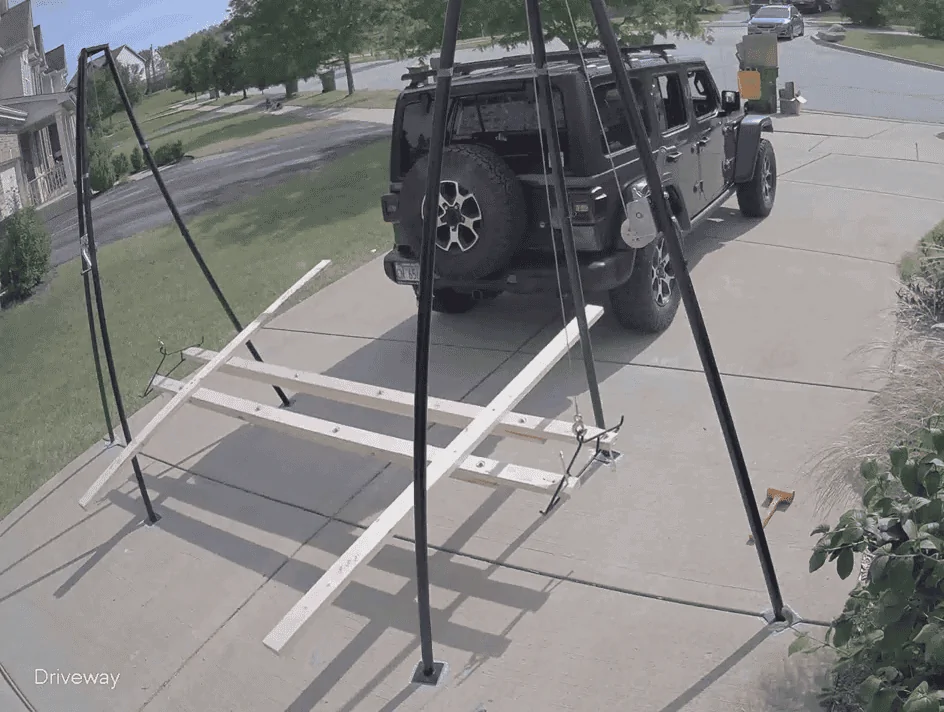 Jeep Wrangler JL Installing Rooftop Tents 1vlcsnap-2022-01-06-08h21m50s170