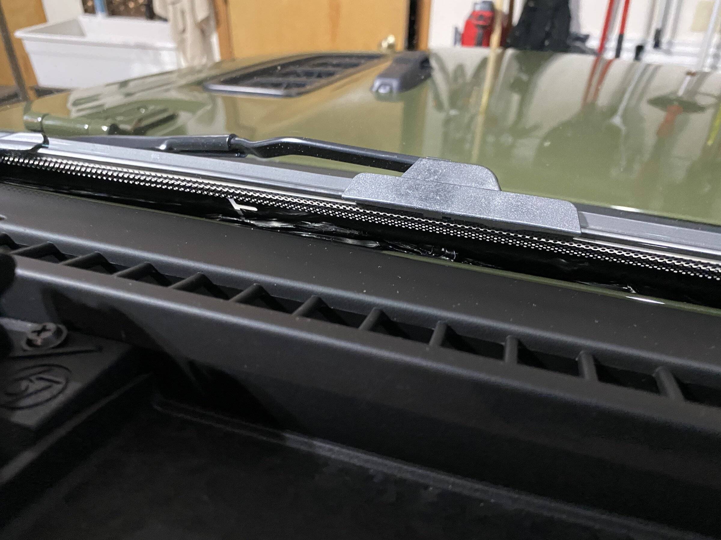 Jeep Wrangler JL Brand New-Windshield Leak 196BE7EA-9845-483A-B879-ECB6B7B092CA