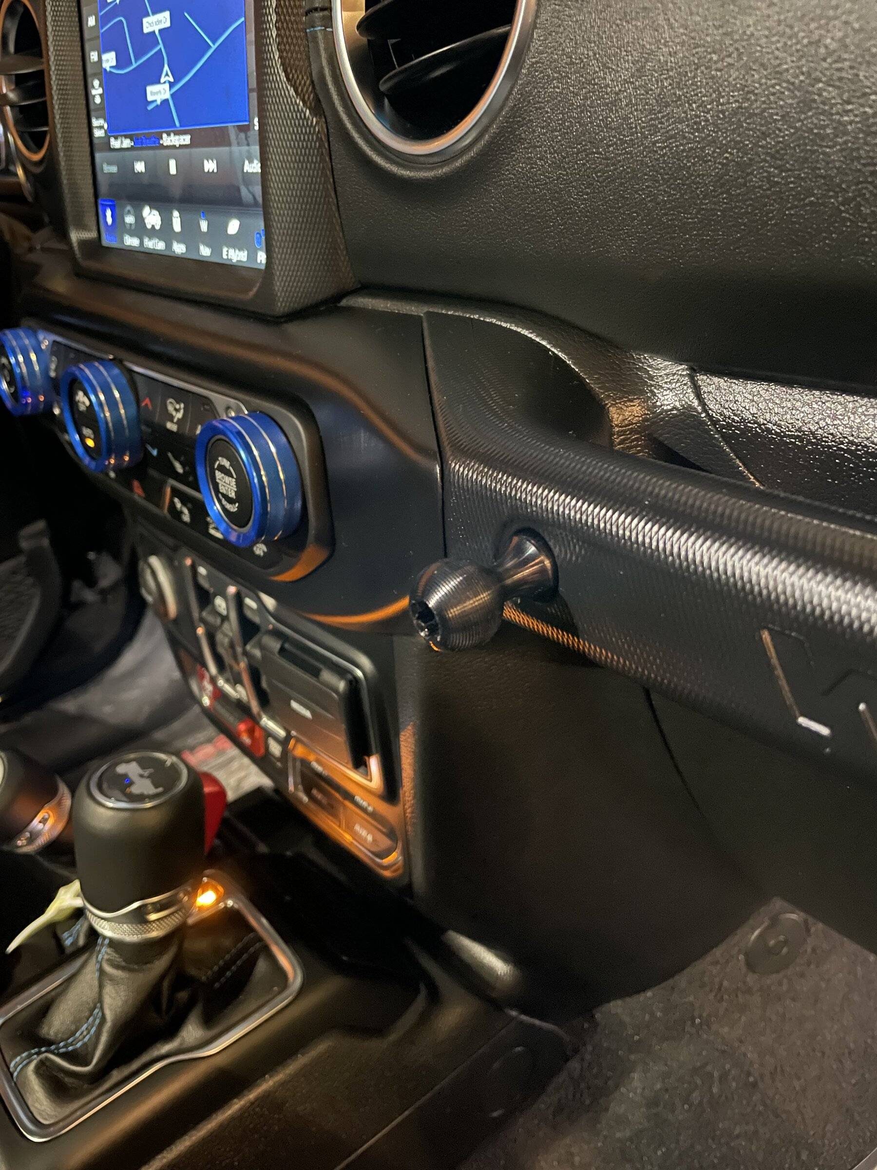 Jeep Wrangler JL Cleanest Phone Mount Solution 654F8545-09CA-4715-942C-33673A07C82D