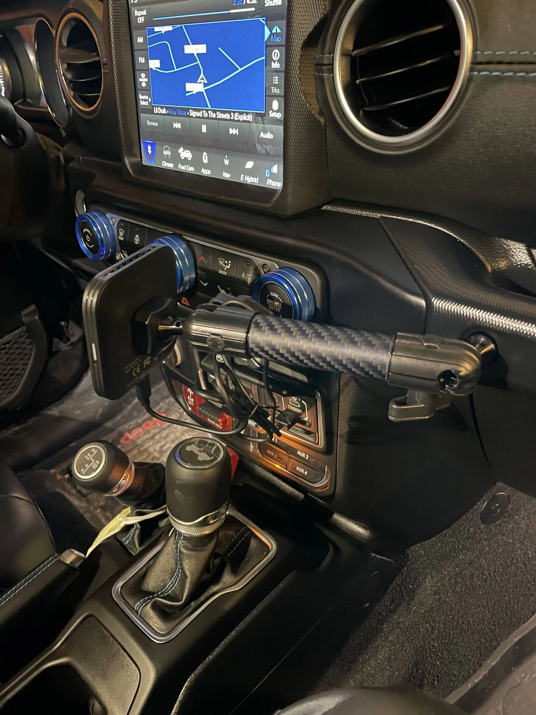 Jeep Wrangler JL Cleanest Phone Mount Solution 5D2017A6-2FB6-44E1-A061-0A8F167744EC