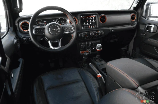 Jeep Wrangler JL Mojave interior pieces in 392 1641748362463