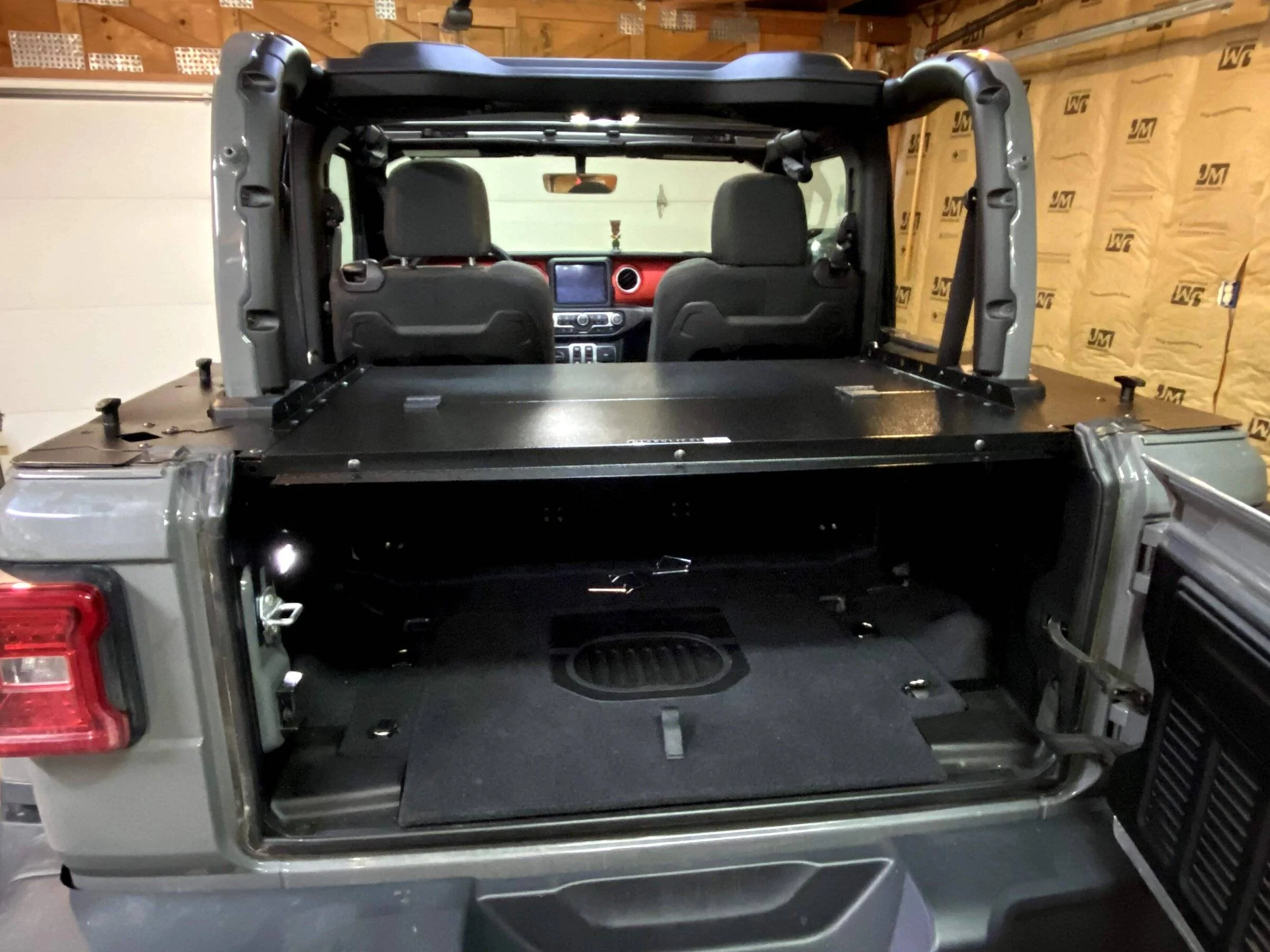 Jeep Wrangler JL No rear seat IMG_0302
