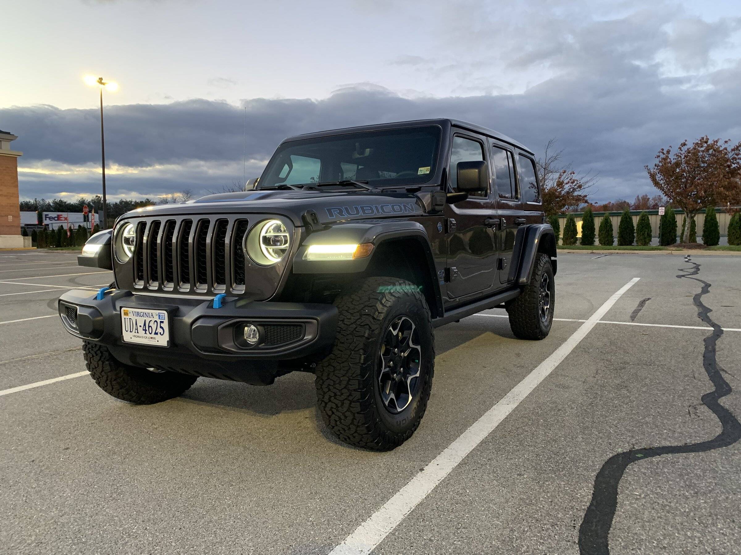 Jeep Wrangler JL 4xe compared to...6 Cylinder 150E1D5D-33EB-41B4-B37D-4032BCB63FBB