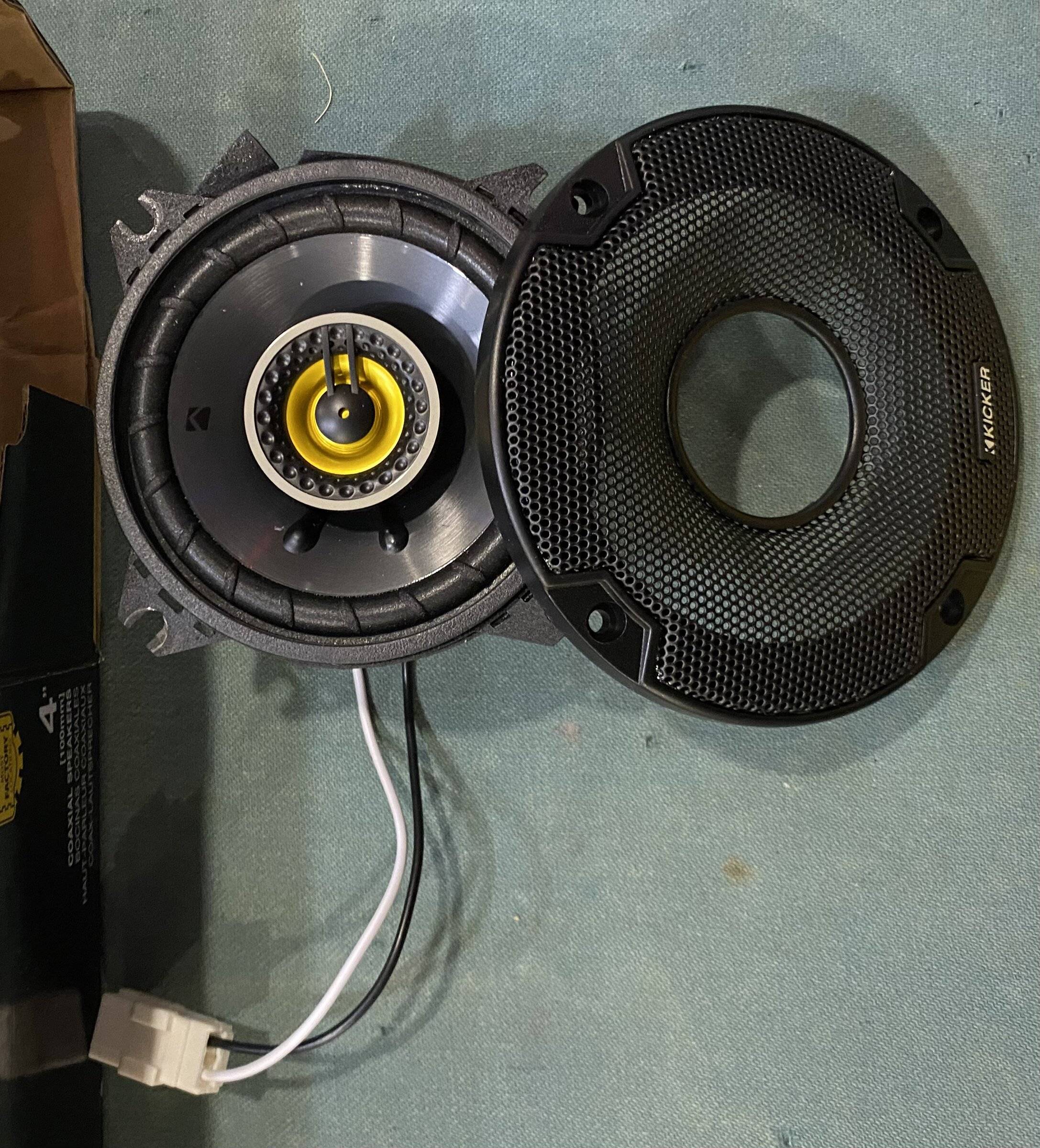 Jeep Wrangler JL Kicker sound bar speakers AF824E6F-E528-4363-9D32-6F33356A7971