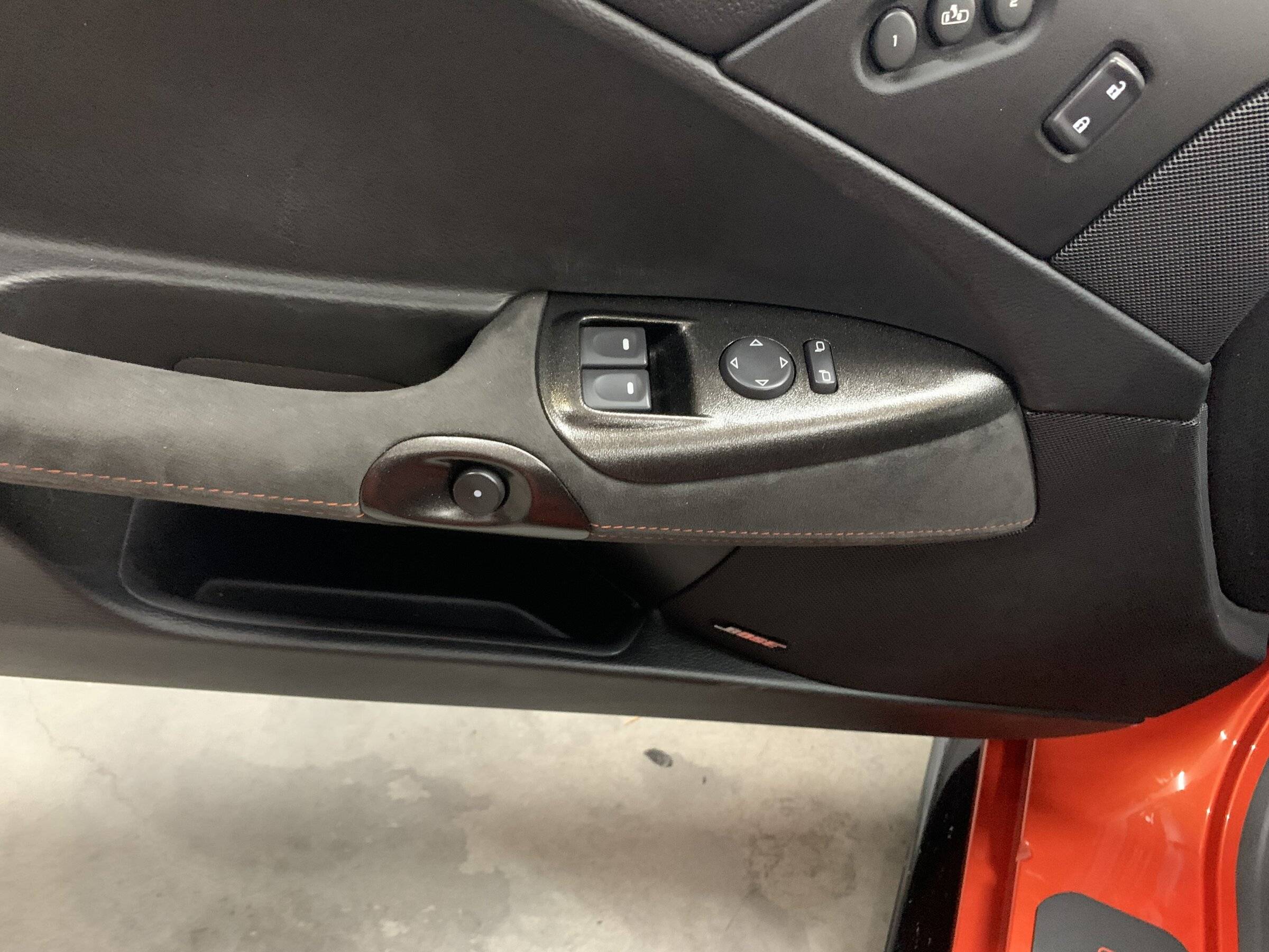 Jeep Wrangler JL Wanted - Chrome AUX switch bezel 835BCB0F-C2F1-4FC4-B30E-4BF47AEBE1E8