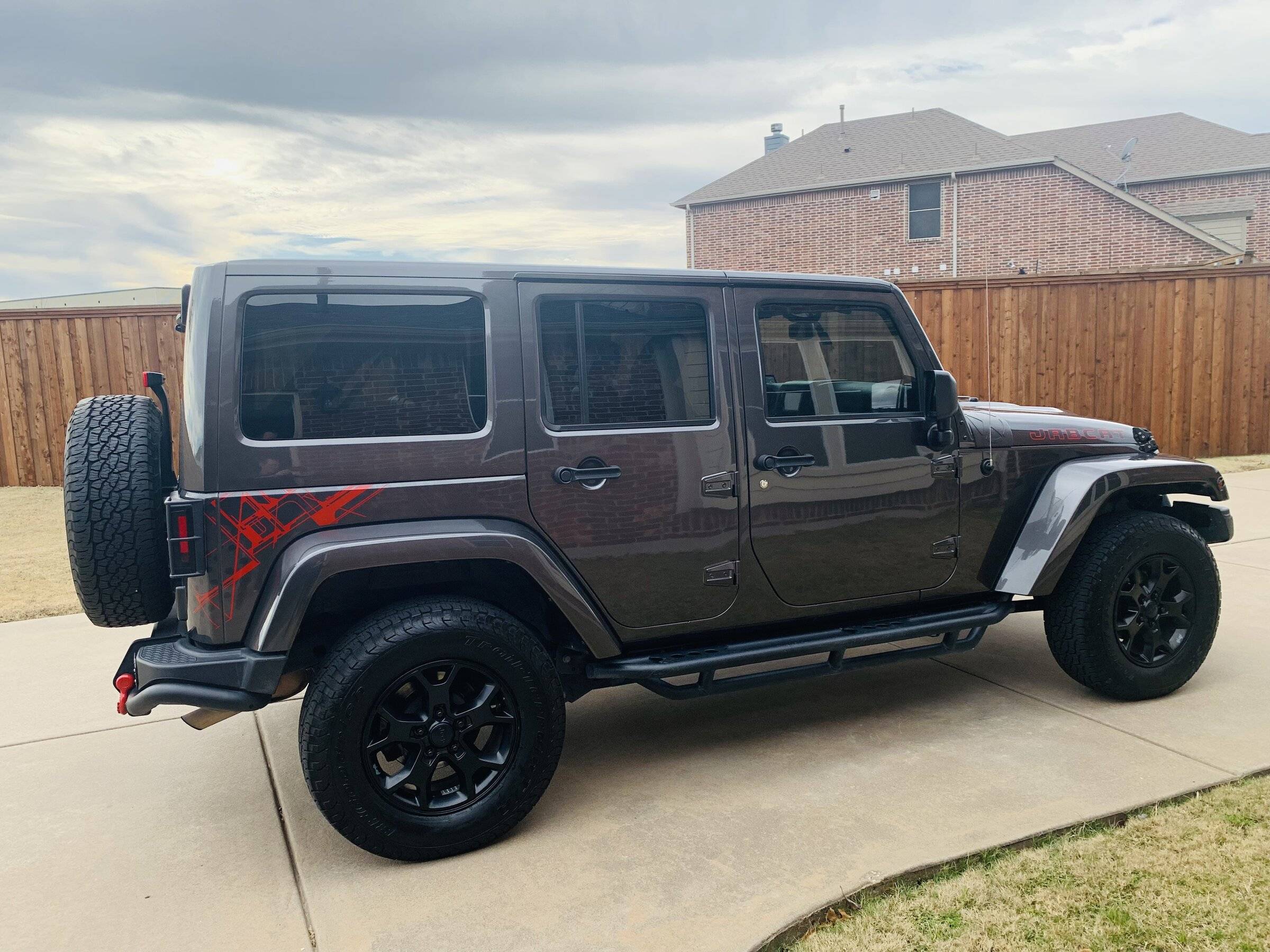 Jeep Wrangler JL Looking for Granite Crystal Metallic pics 356628A6-A7F3-4065-B6D2-0C7ACFF642A4
