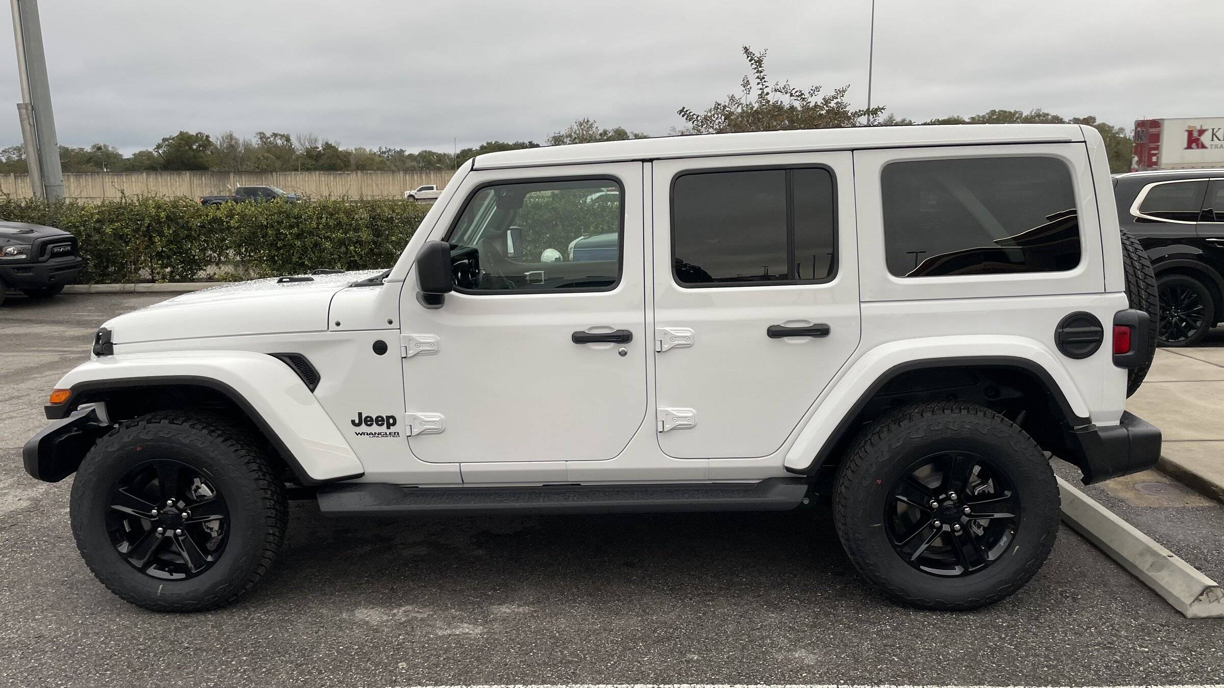 Jeep Wrangler JL 2022 Sahara Delivered 2B419C3E-9558-4574-953E-93FEBCA0CA34