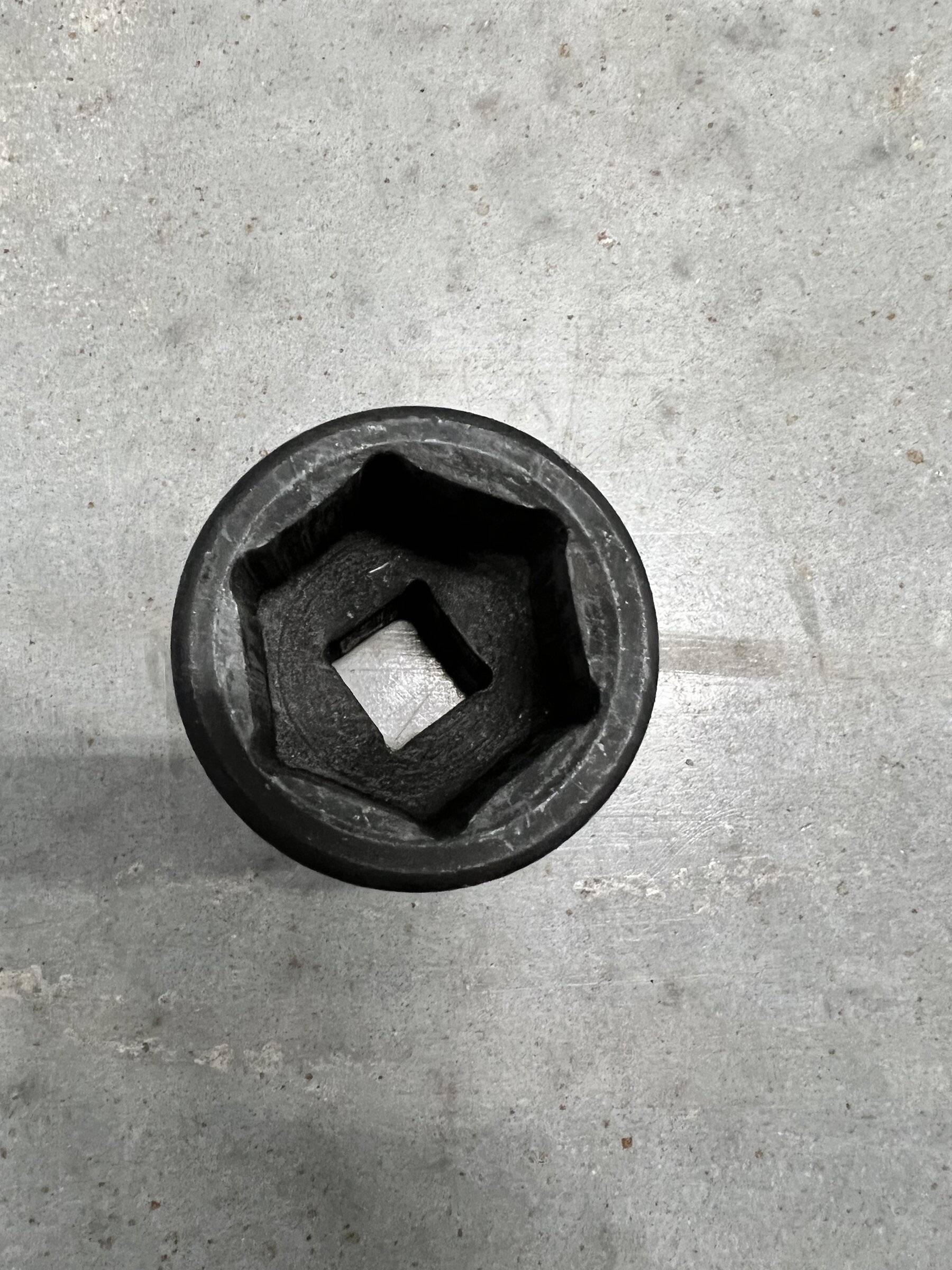 Jeep Wrangler JL Socket 42 mm and adapter 3BF704BC-700E-42E2-B86C-F4863BC727F6