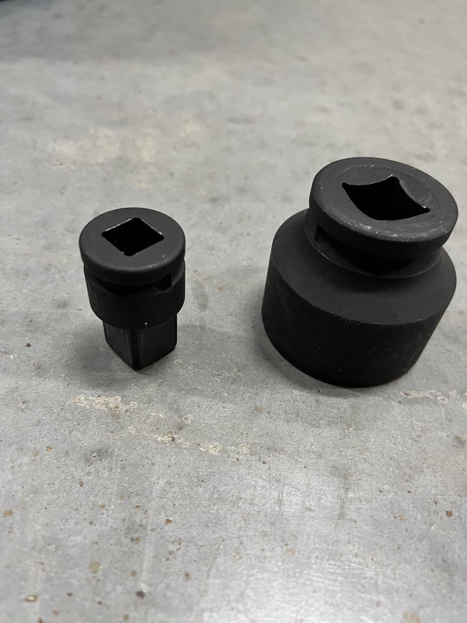 Jeep Wrangler JL Socket 42 mm and adapter D1349B08-FF61-48F0-BD0B-B6B6A4C5C276