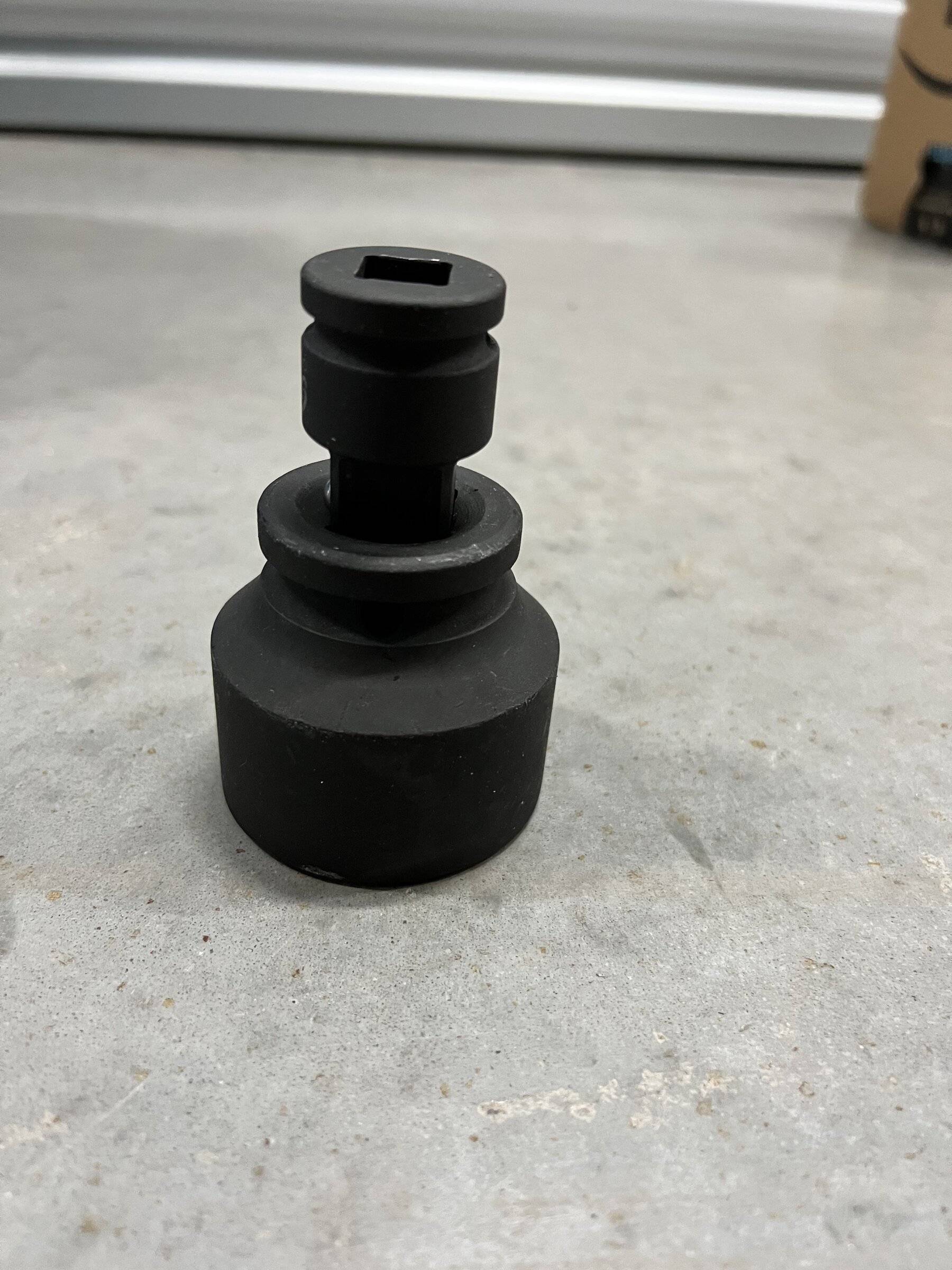Jeep Wrangler JL Socket 42 mm and adapter DA6F221D-6445-470A-AC95-E8046BABDB68