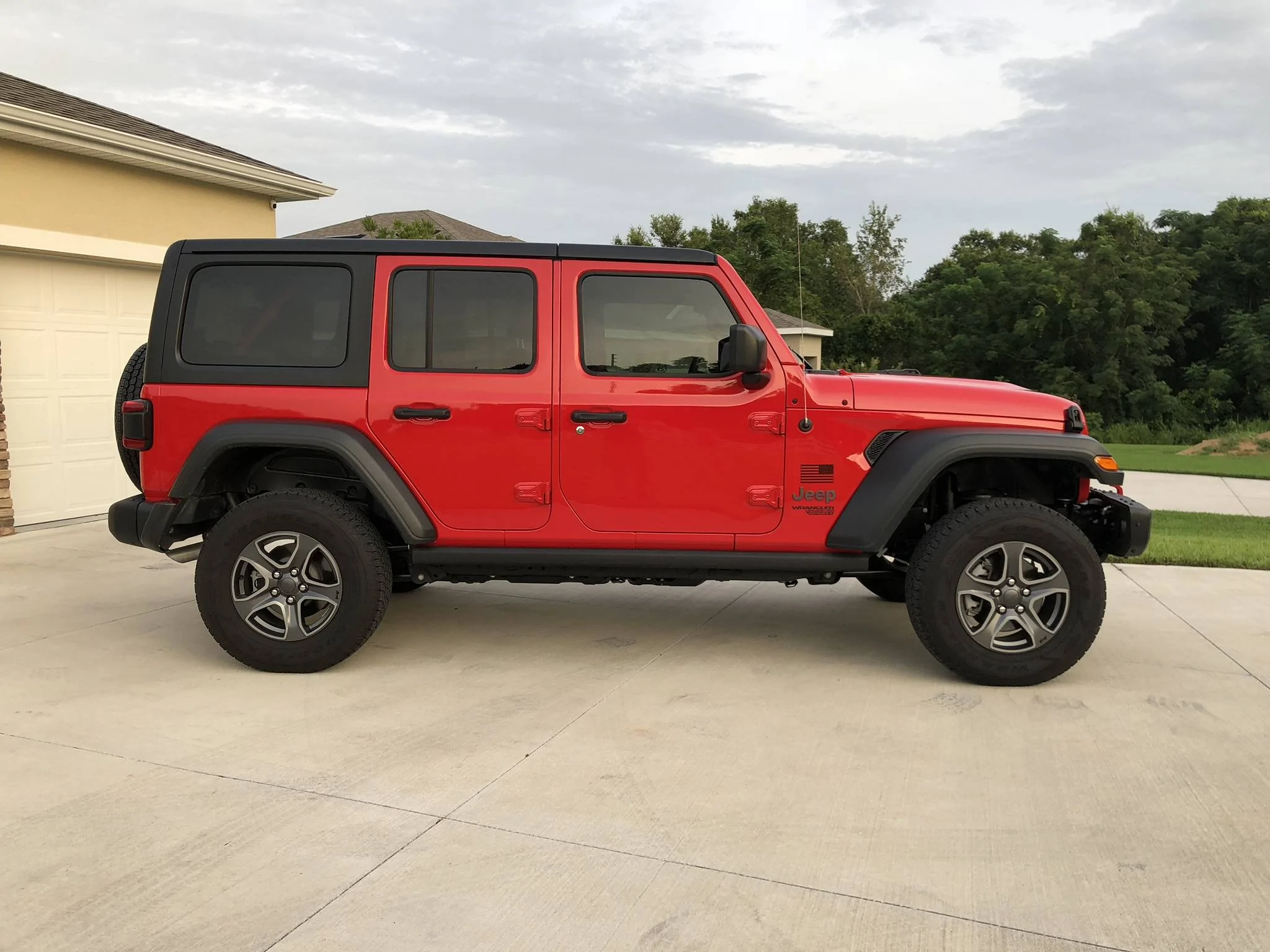 Jeep Wrangler JL Ride with mopar lift 35C8B73B-AFF0-4D0B-A694-88F2DD86F8BE