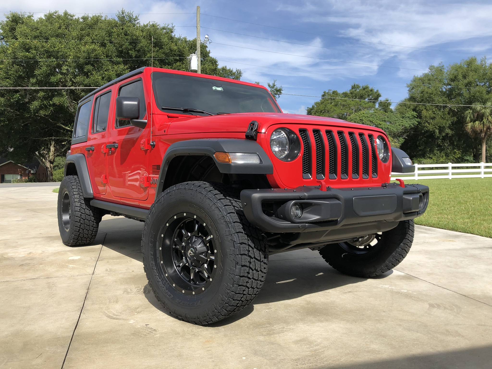 Jeep Wrangler JL Ride with mopar lift 768A8417-1913-40C0-B2F7-64C3E35B85AC