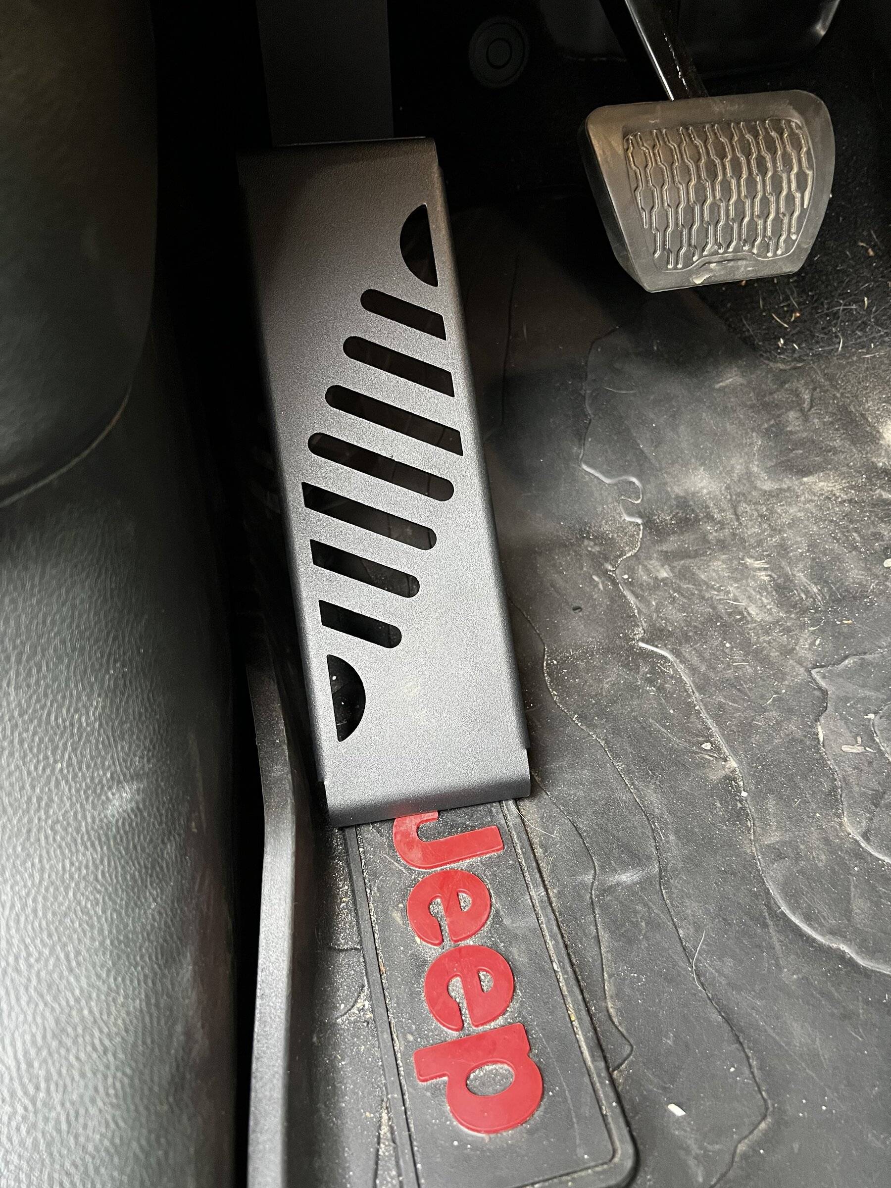 Jeep Wrangler JL Lets talk Dead Pedals tempImageFREjlf