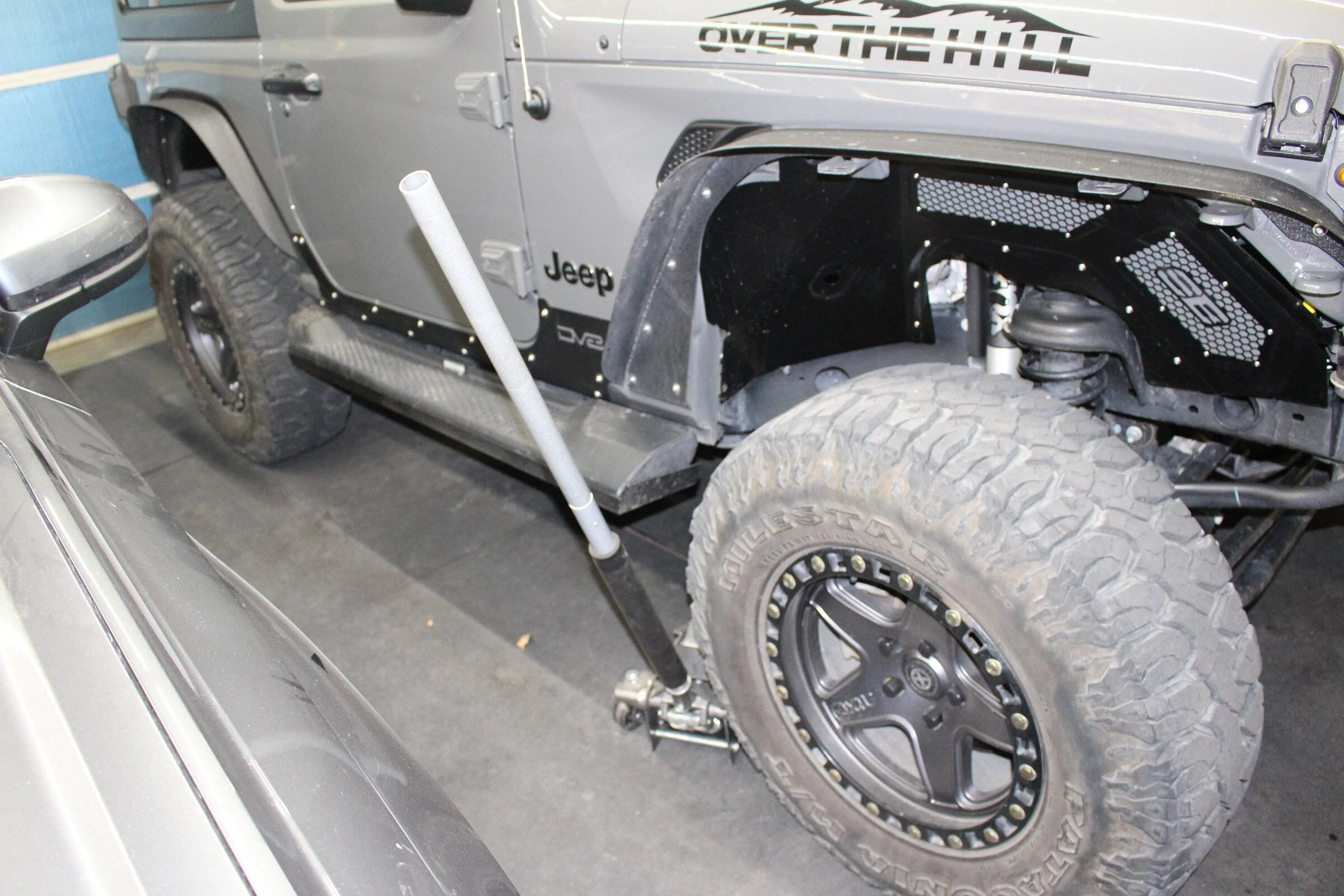 Jeep Wrangler JL Hockey Puck Bump Stop Install (Front) IMG_0809