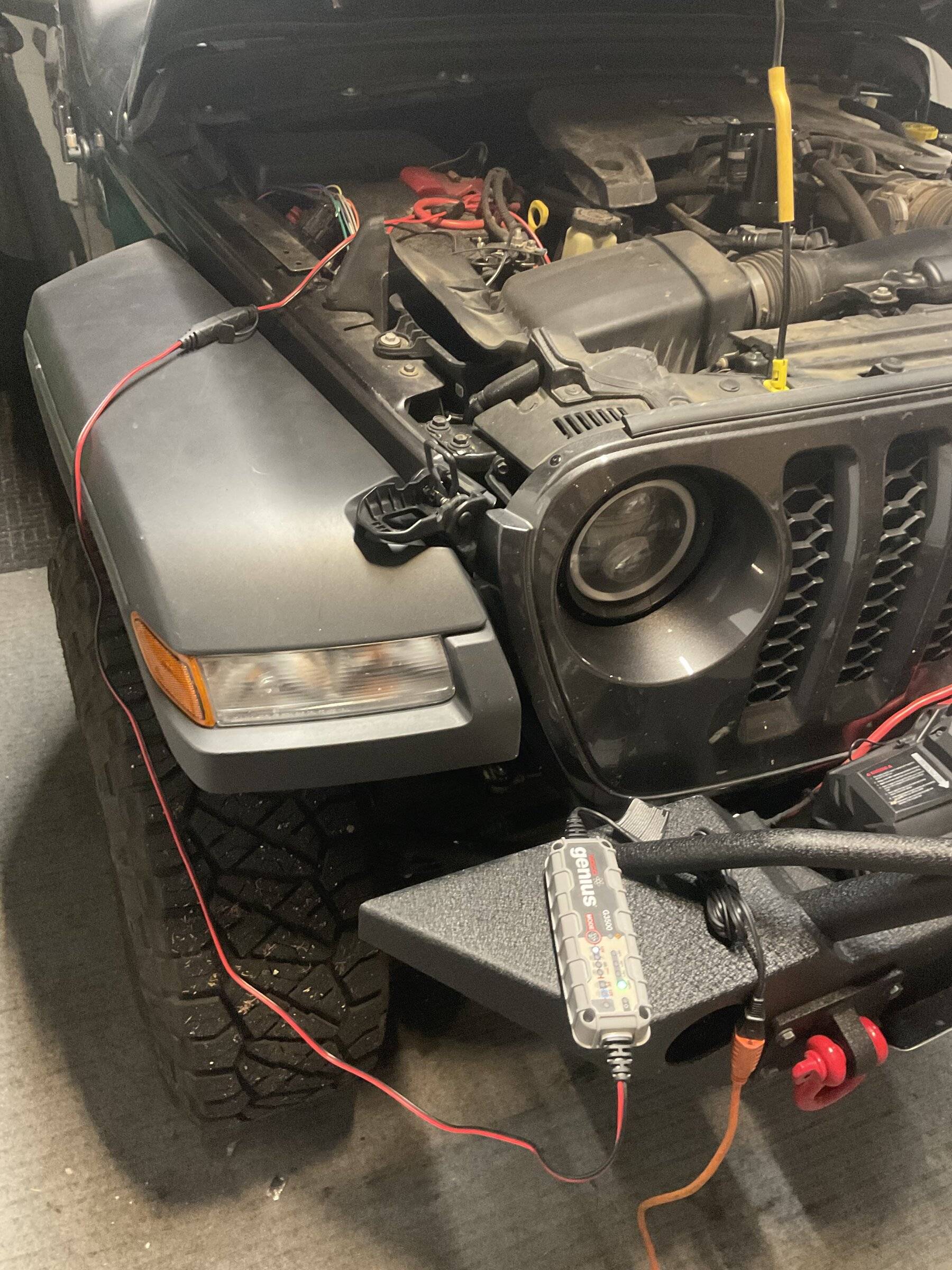 Jeep Wrangler JL Battery maintainer question A9FA3FF6-00A8-4646-8507-20FF6B58327D