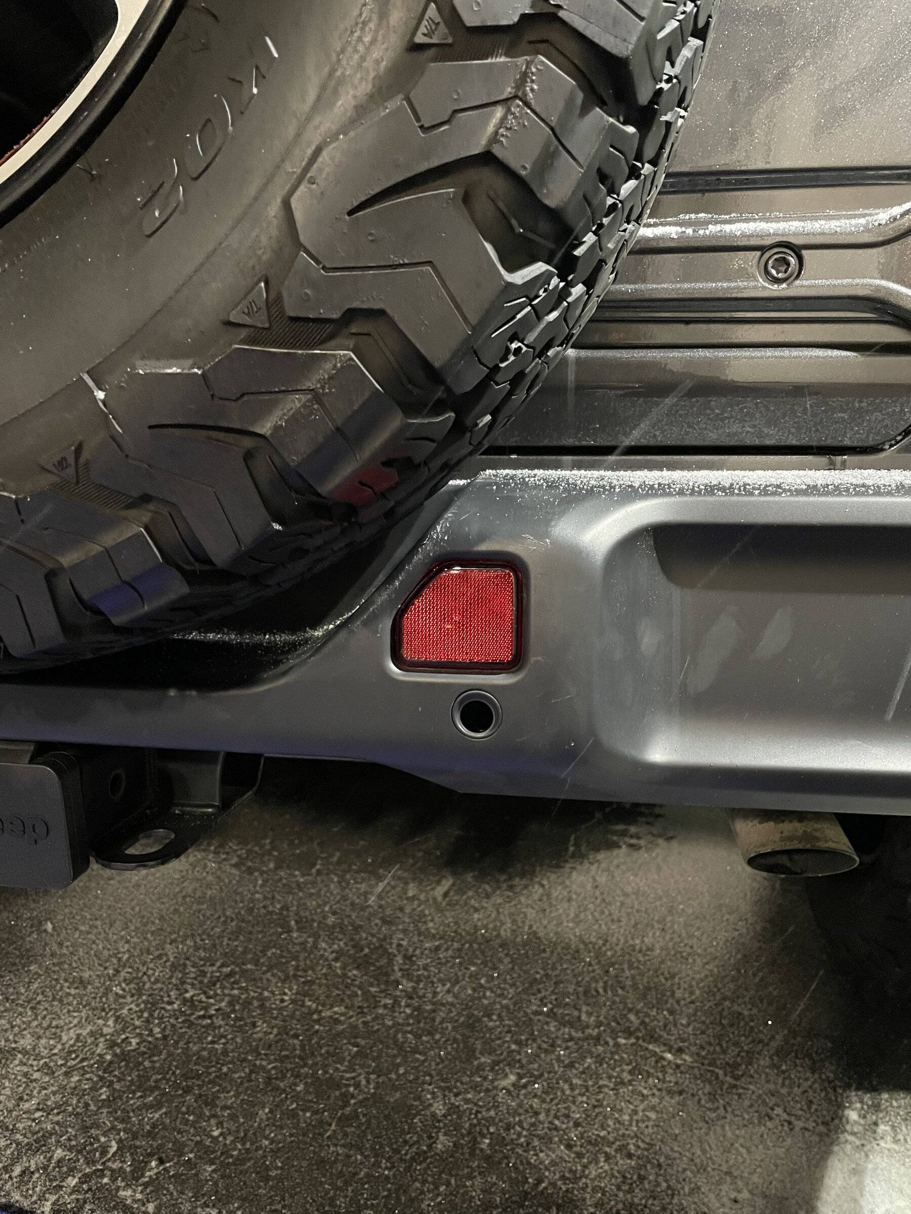 Jeep Wrangler JL Can Sahara fit 35 inch spare without relocation bracket? F7285B61-BC4B-42B9-904F-1804C45FBAE8