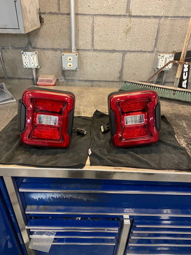 Jeep Wrangler JL LED Tail lights $300 shipped 1