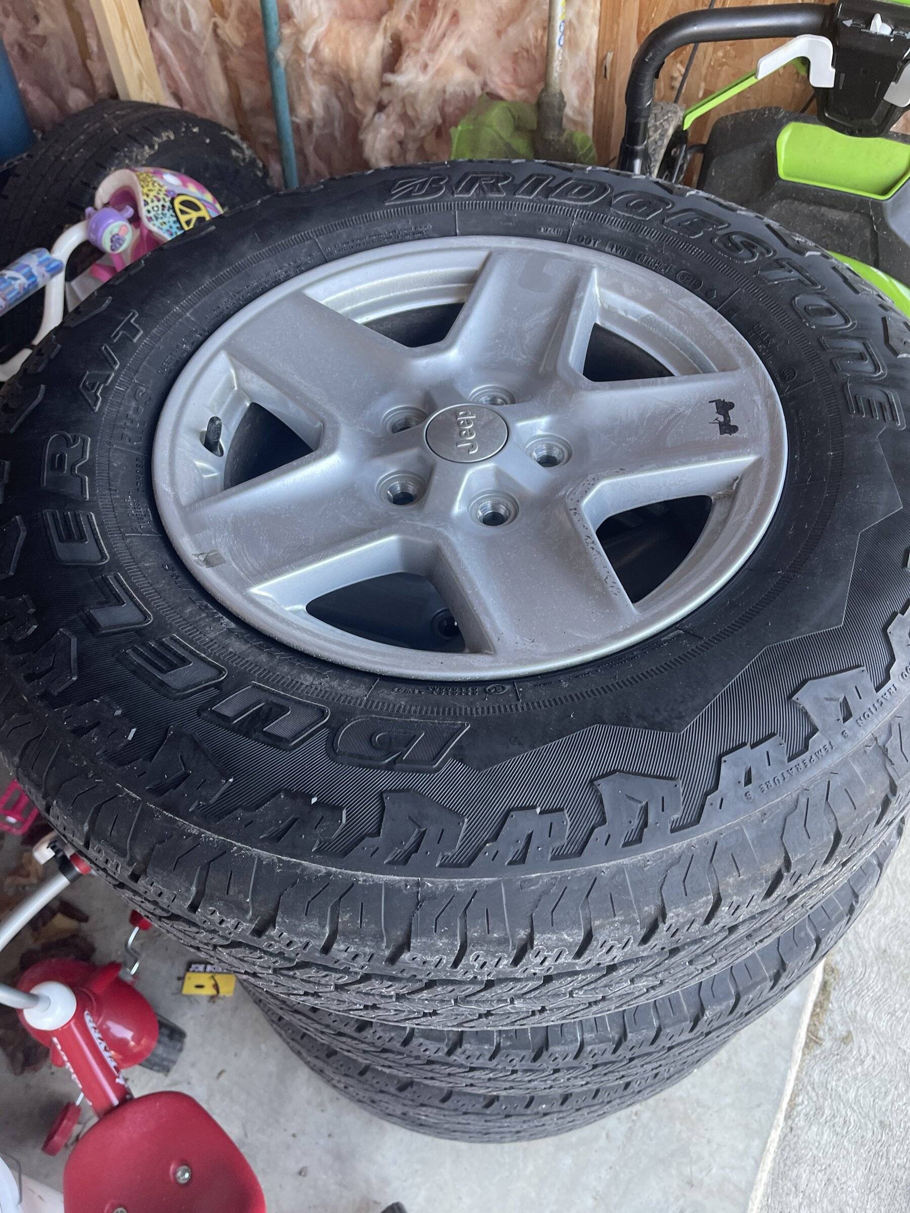Jeep Wrangler JL Gladiator wheels and tires DB4C8C9C-4CCB-41B1-BD21-591C2AE45DA0