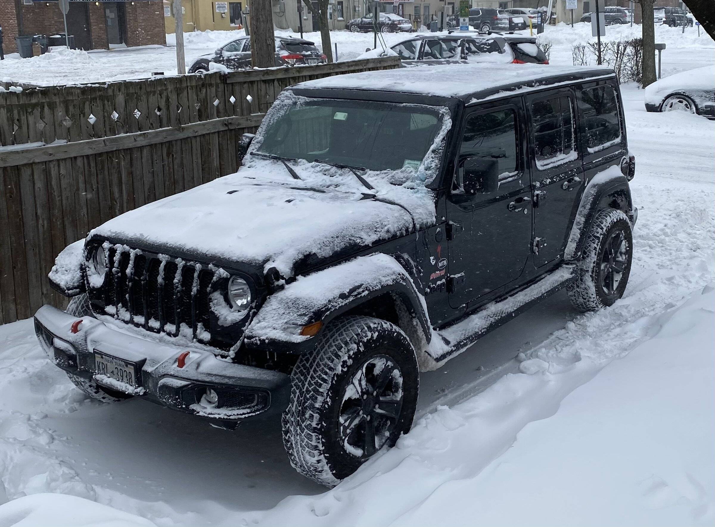Jeep Wrangler JL Jeeps in Snow 5DD7C977-A496-4712-8119-E22A133C7BCA