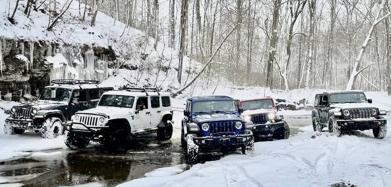 Jeep Wrangler JL Jeeps in Snow 71687C97-E05E-4BA1-9251-EC46FD305A6B