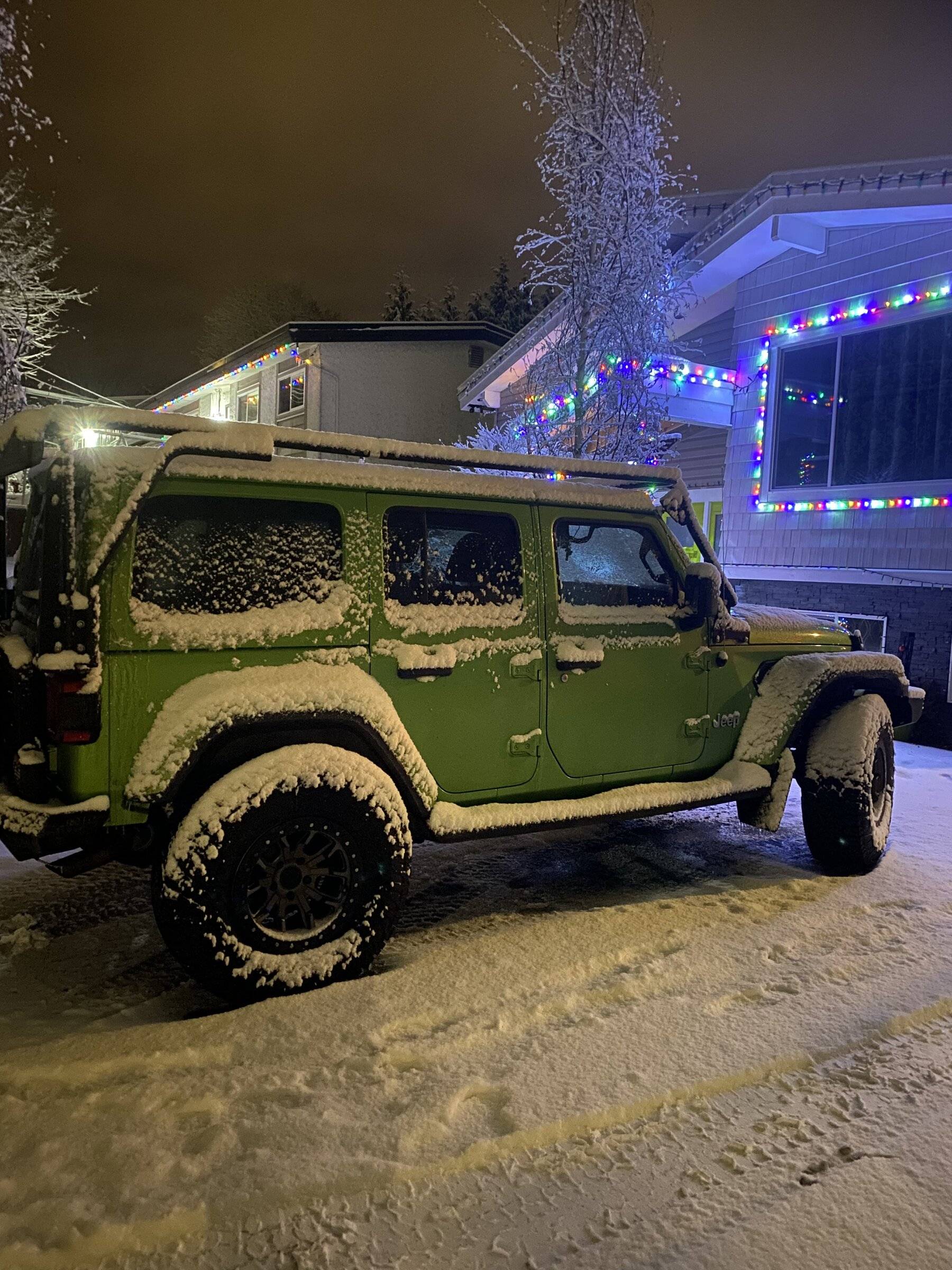 Jeep Wrangler JL Jeeps in Snow 4537CDD9-6916-4DCE-A00E-BE070733E36F