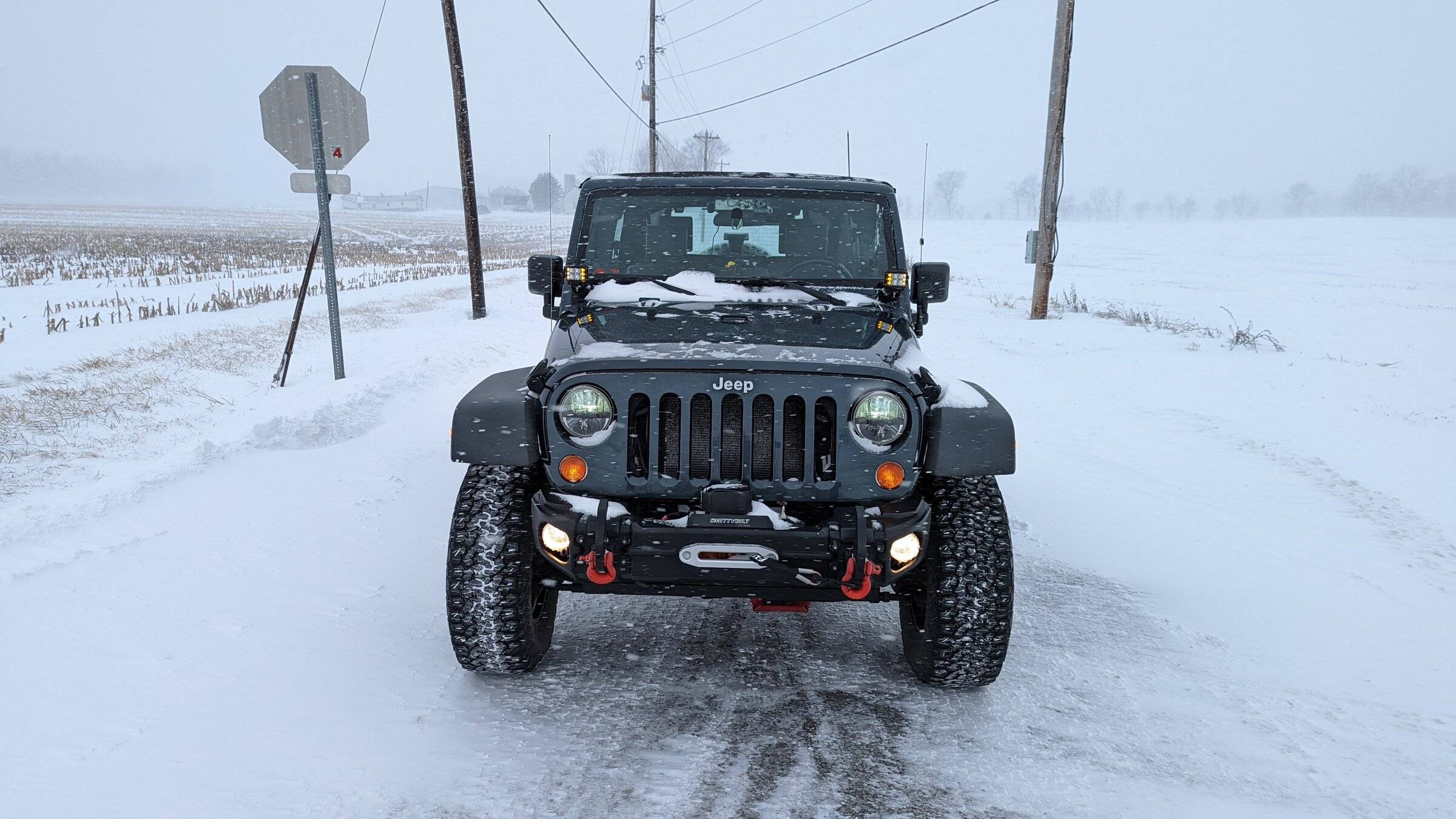 Jeep Wrangler JL Jeeps in Snow PXL_20220203_212820236