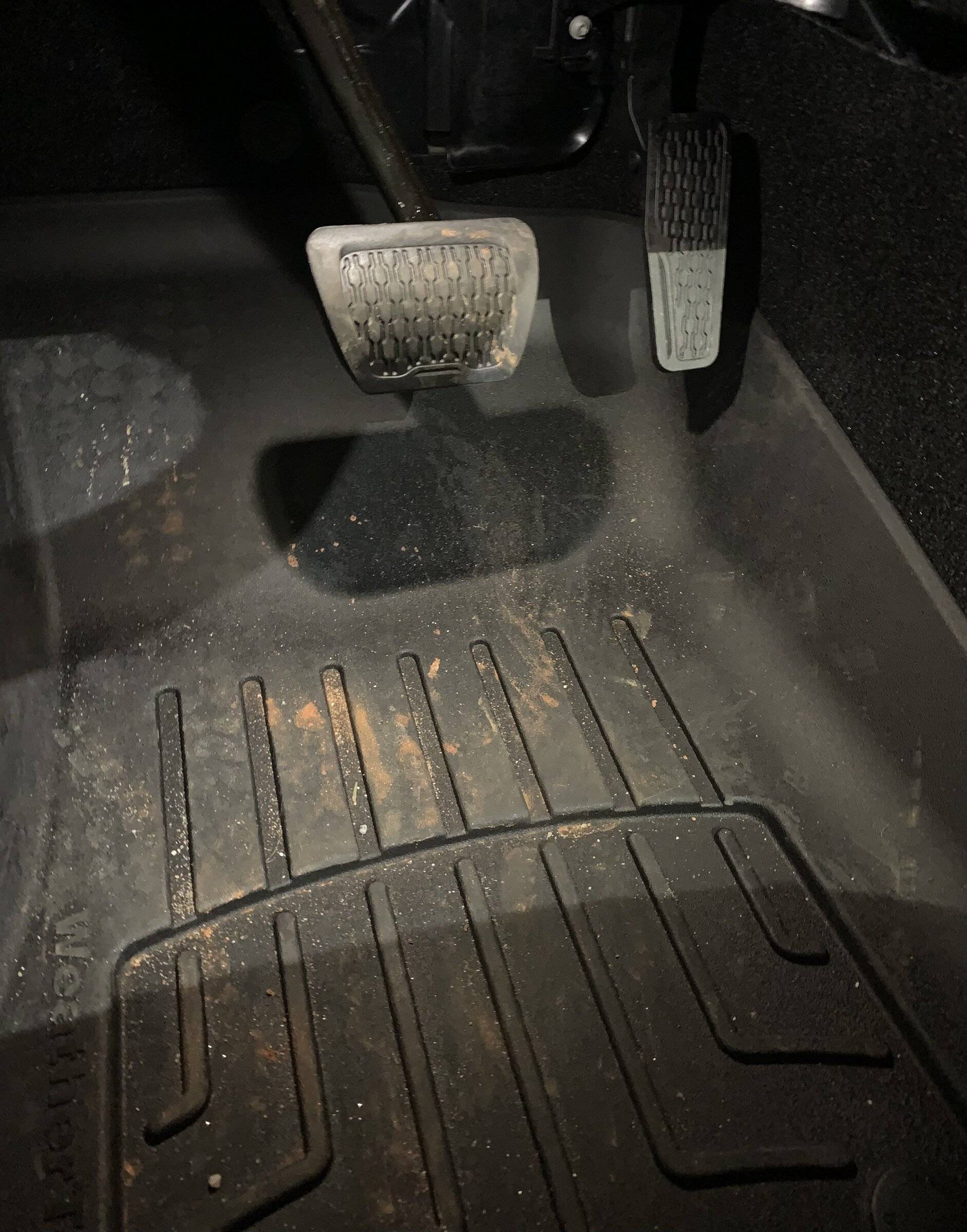 Jeep Wrangler JL Weathertech HP Mat Depth 6141BCA9-0C07-42A1-BD05-145F58503F7D