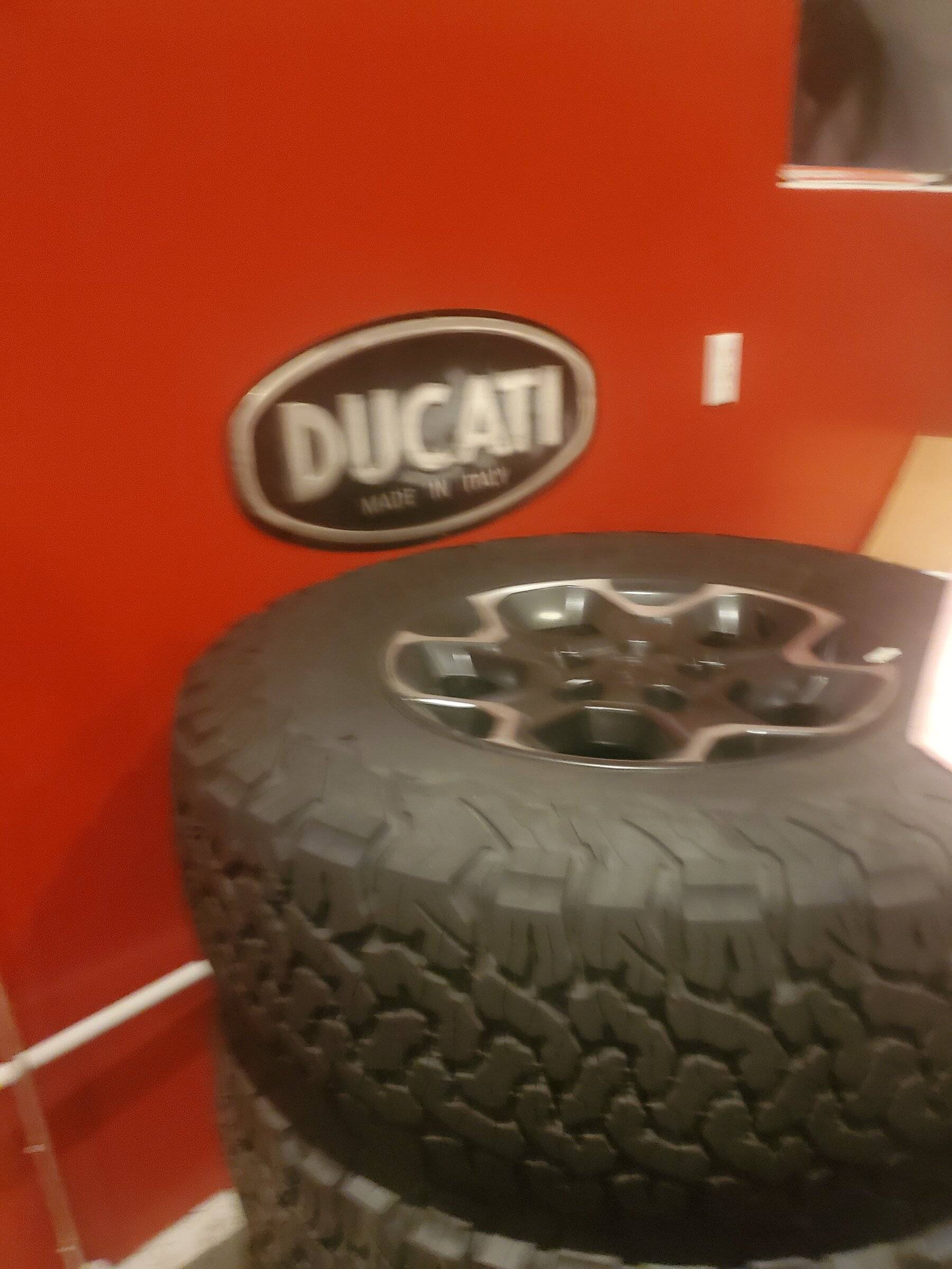 Jeep Wrangler JL Five Rubicon Recon Wheels with BFG  K02 784D5E78-2F8D-4977-AF4D-8DACF401BFD7