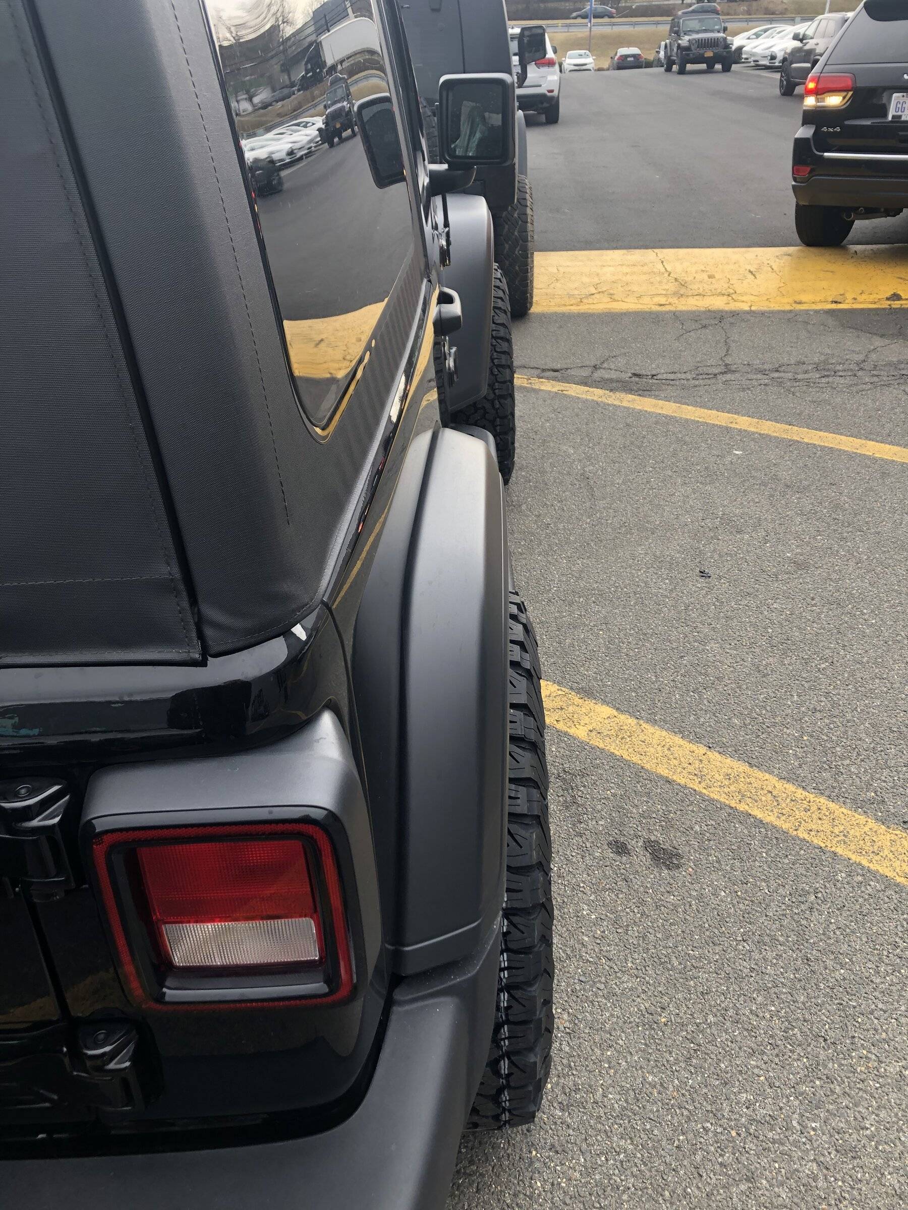 Jeep Wrangler JL Help! Choosing between two wheel sizes FE66E7A6-3E83-43D4-B156-6437C54BEA59