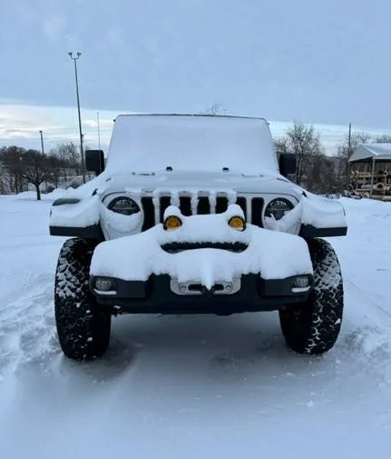 Jeep Wrangler JL Jeeps in Snow Snow J