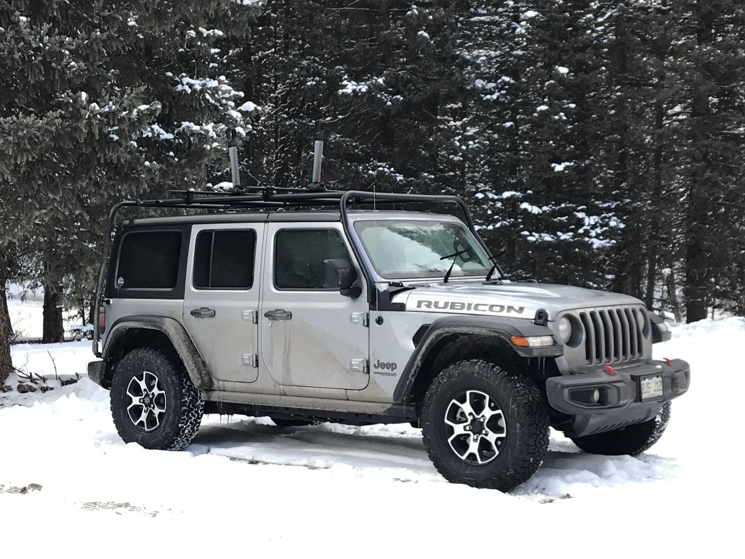 Jeep Wrangler JL Jeeps in Snow RoobSnowHorz