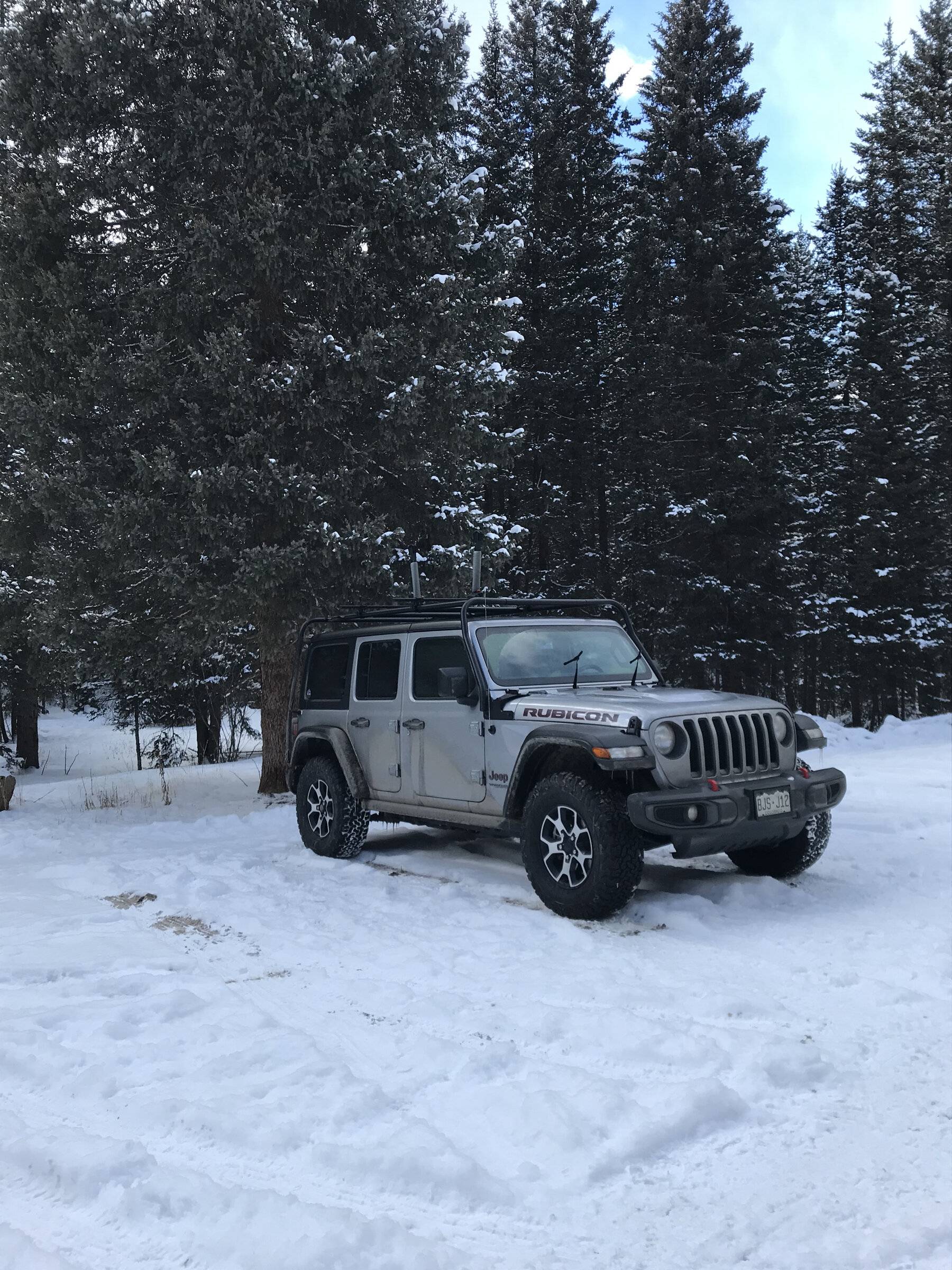 Jeep Wrangler JL Jeeps in Snow RoobSnowVert