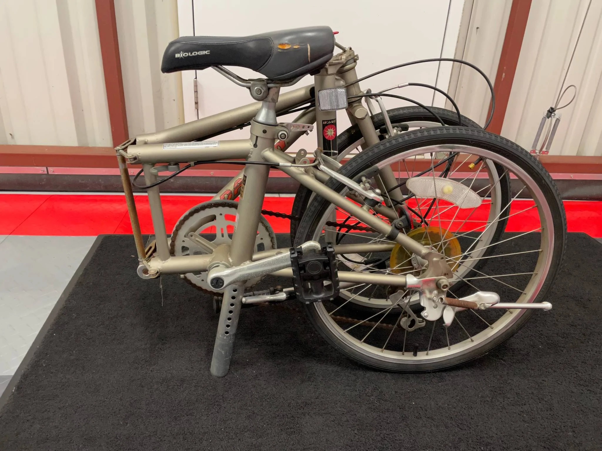 Jeep Wrangler JL DAHON Folding Bicycle 5419BE07-87C8-400C-A3AC-FCC44AEB8AA5