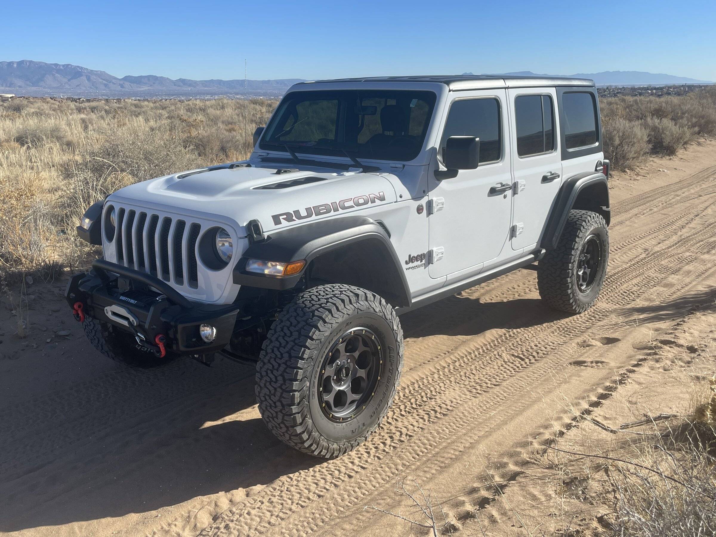 Jeep Wrangler JL 5 BFG KO2 35x12.5 R18 LT Load E 35CF1160-A4B9-4CF0-A188-6F55AA2D8D87
