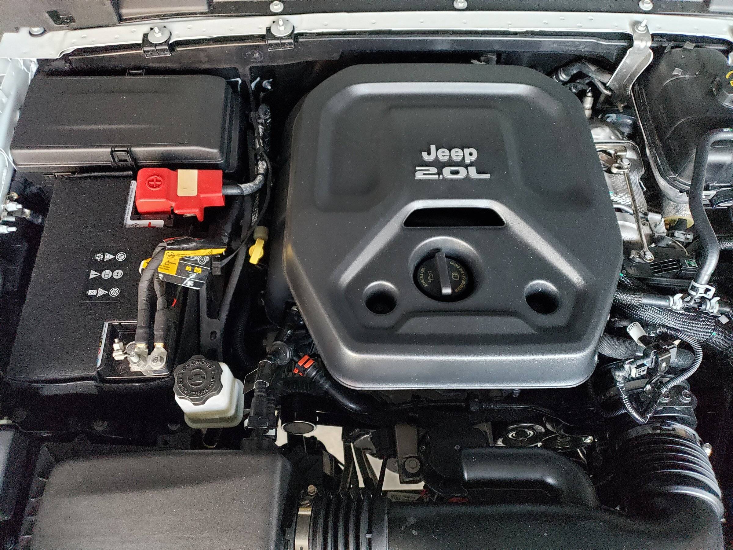 Jeep Wrangler JL 2022 JL 3.6L V6- No longer providing Engine Cover 20220209_173241