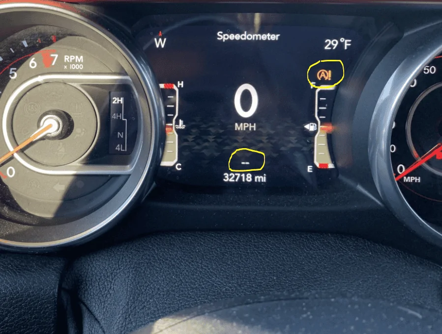 Jeep Wrangler JL 'A' - with yellow circle arrow around it (dash light) 1644514811367