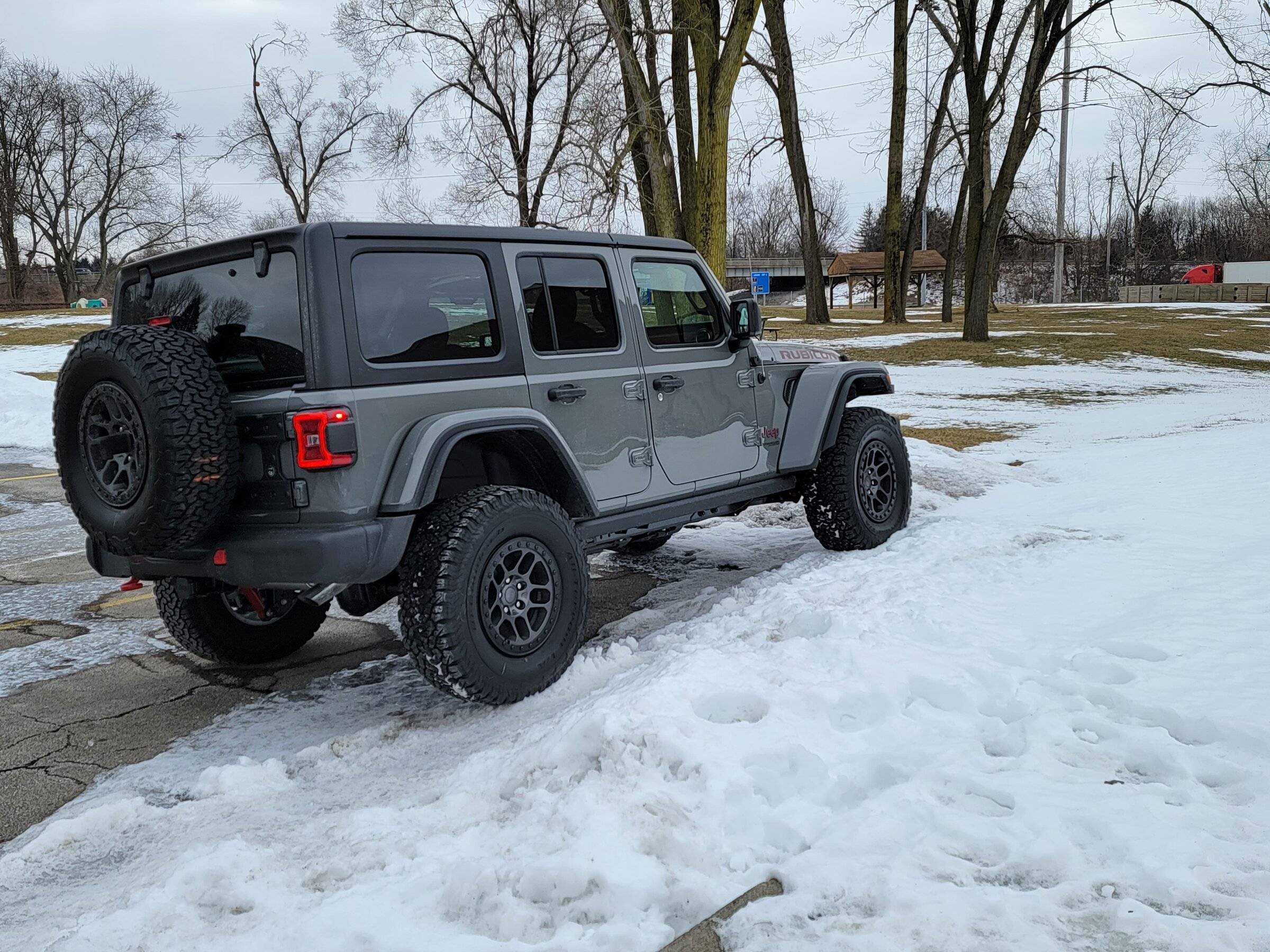 Jeep Wrangler JL Jeeps in Snow 20220213_133804