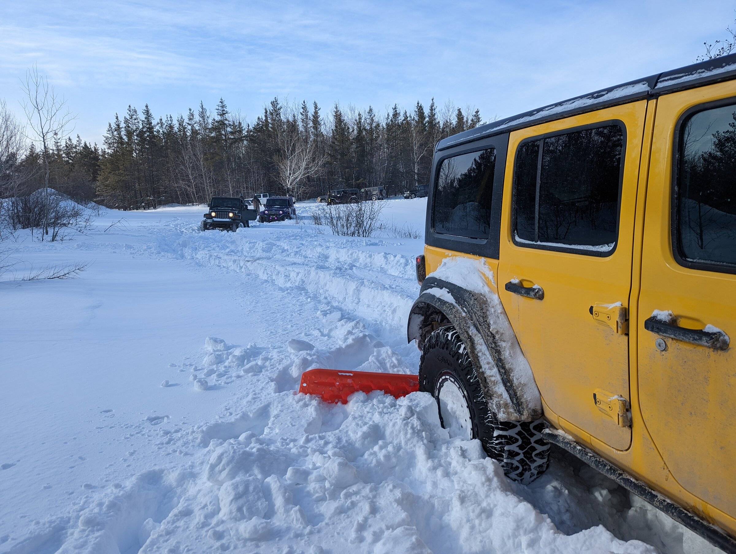 Jeep Wrangler JL Jeeps in Snow PXL_20220212_200721689