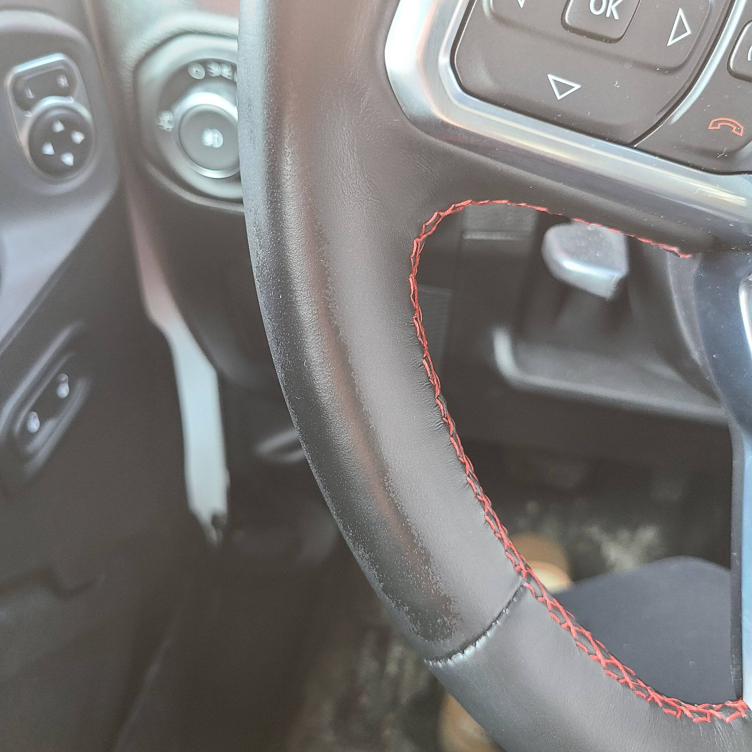 Jeep Wrangler JL Steering wheel wear? 20220215_123242