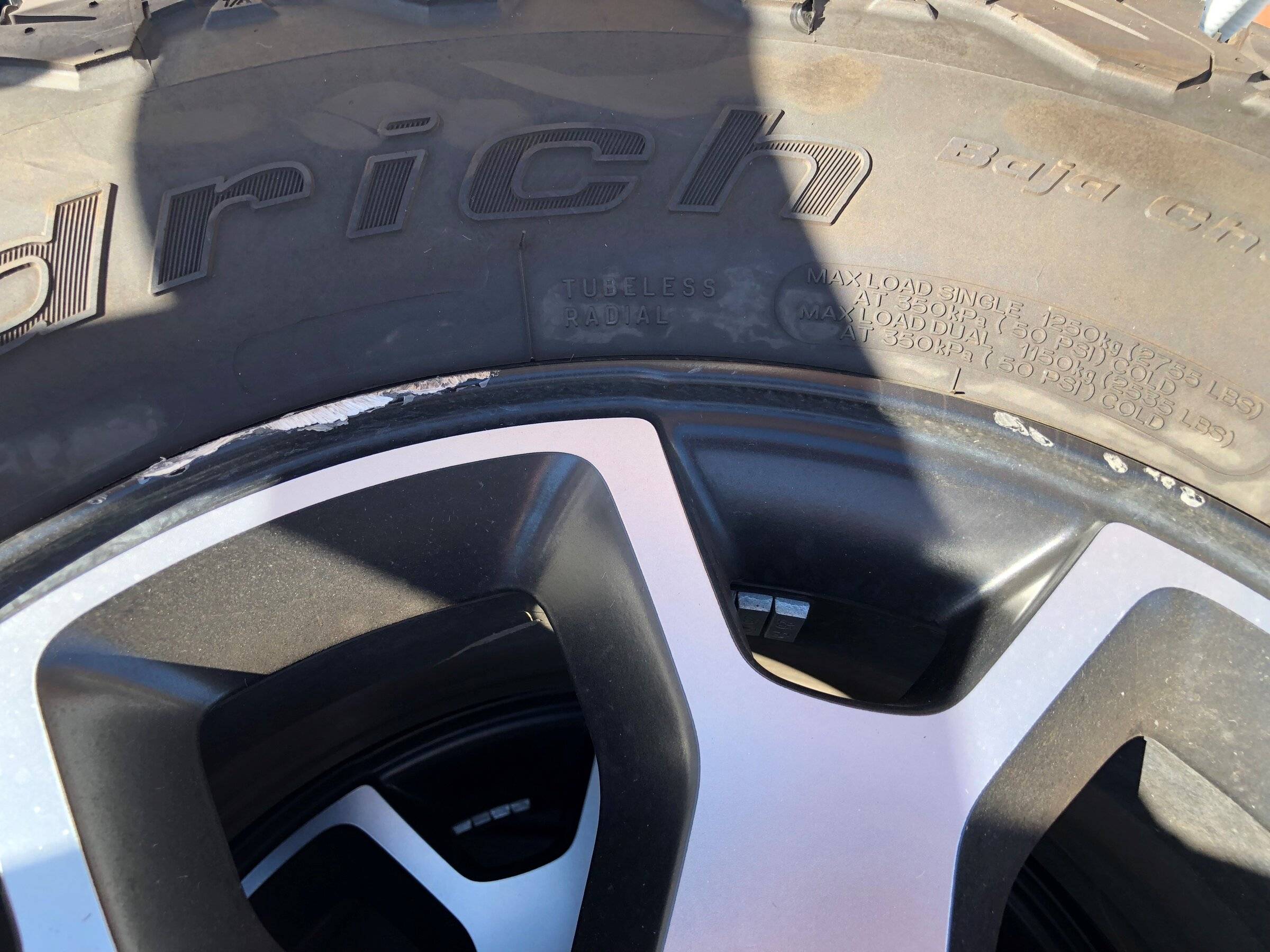 Jeep Wrangler JL '21 Rubicon Wheels & Tires with TPMS tire 1