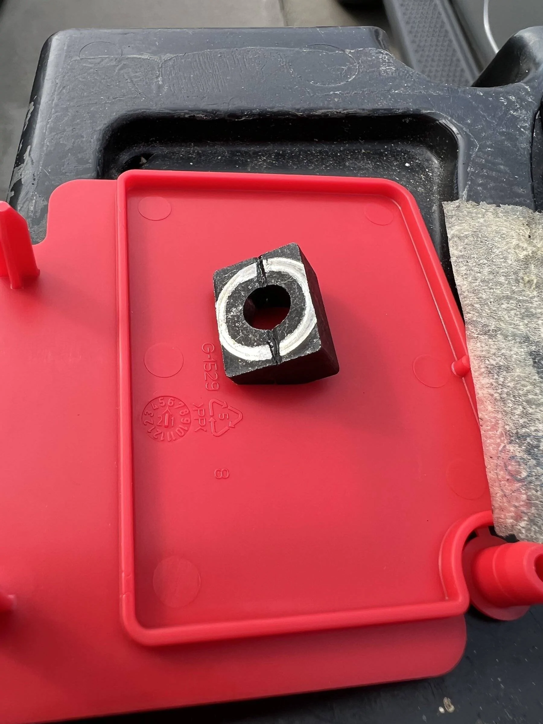Jeep Wrangler JL Help with positive battery terminal part IMG_3032